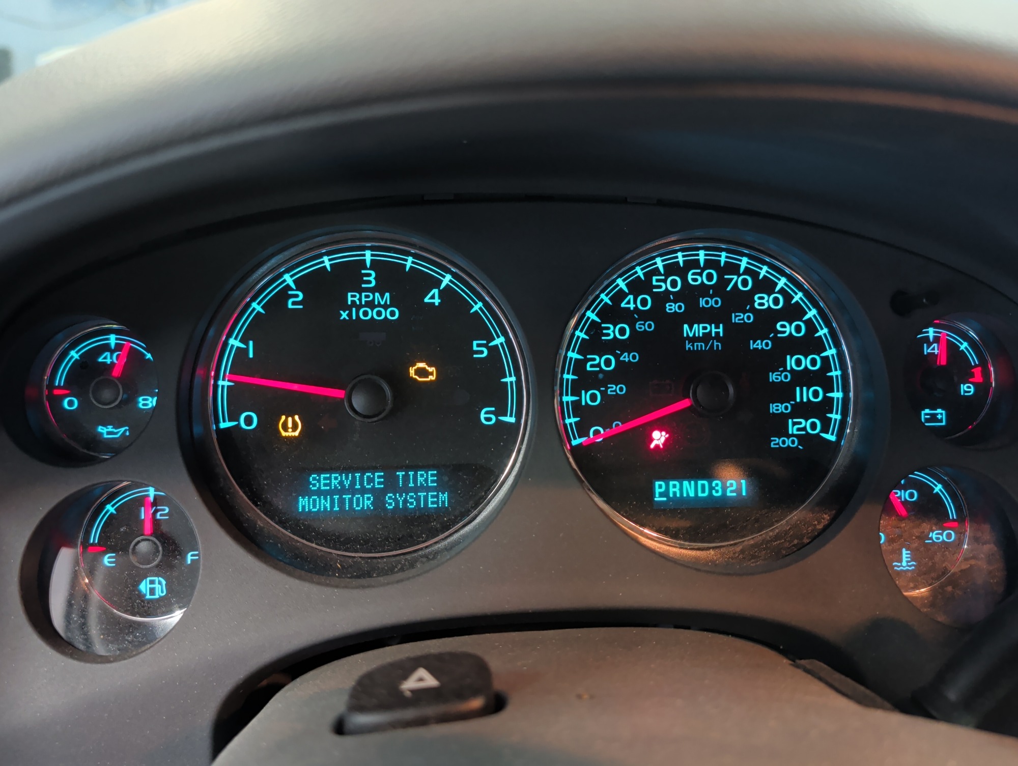 2007 chevrolet suburban ls-1500-4wd with 182367 miles for sale near elk-river, minnesota 106439_43_gauge_cluster.jpg