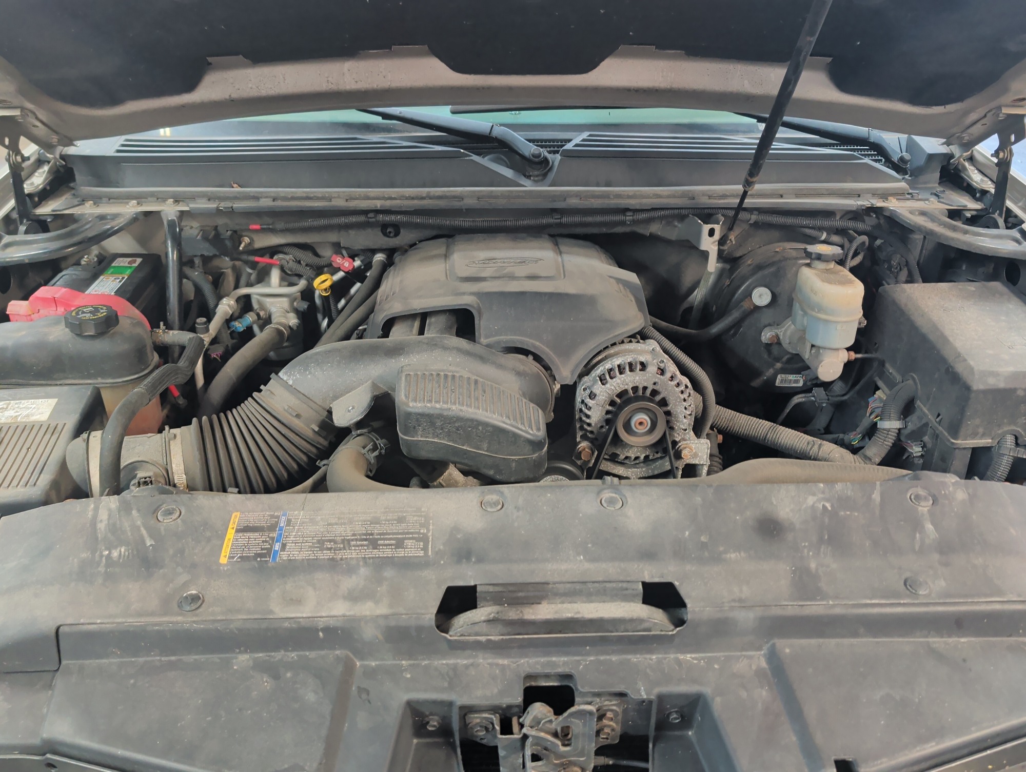 2007 chevrolet suburban ls-1500-4wd with 182367 miles for sale near elk-river, minnesota 106439_49_engine_bay.jpg