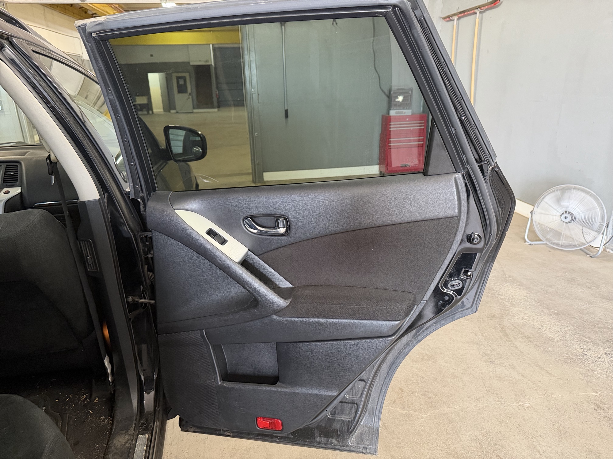 2009 nissan murano s-awd with 178430 miles for sale near elk-river, minnesota 106440_30_pass_rear_door_panel.jpg