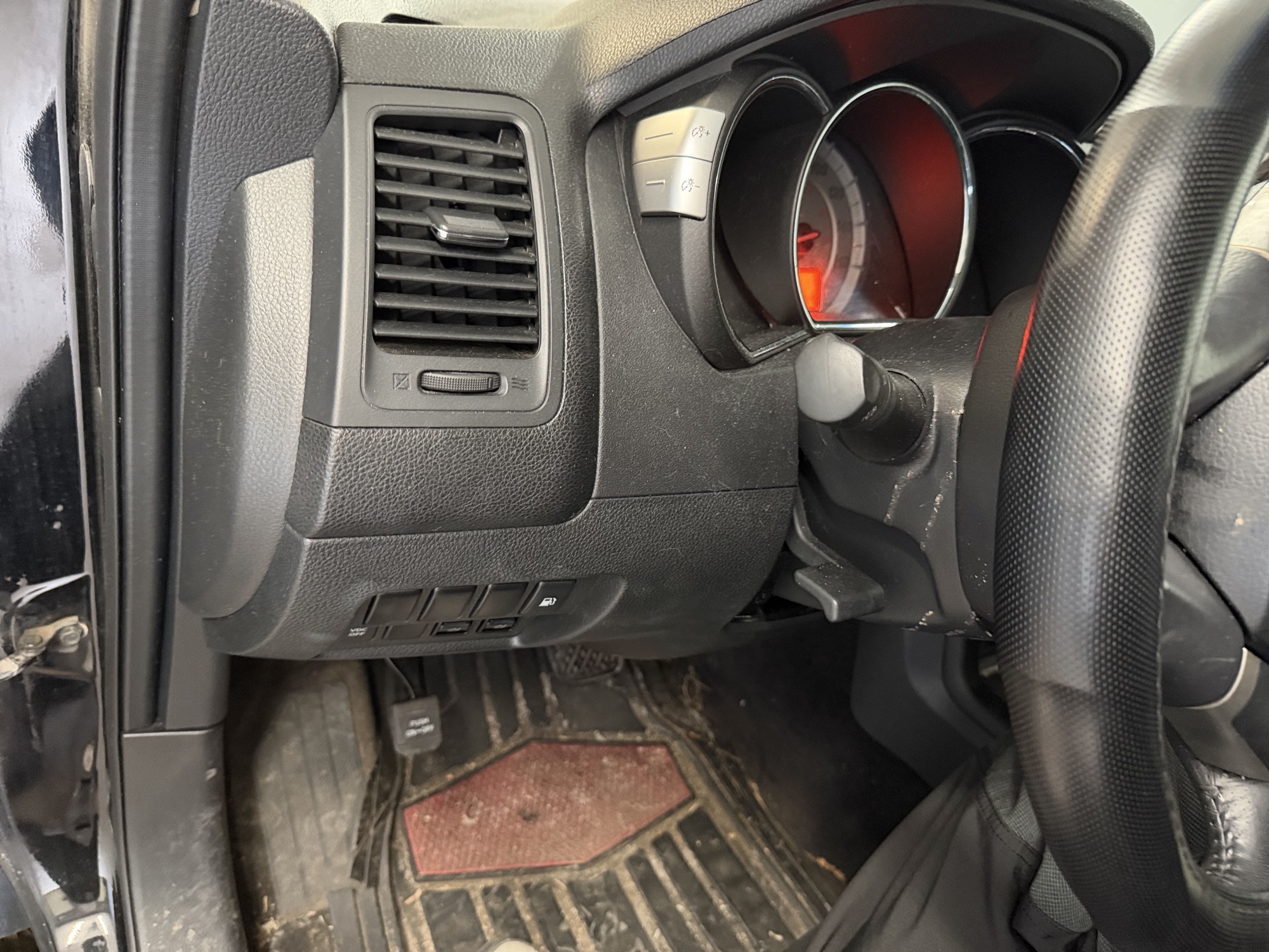 2009 nissan murano s-awd with 178430 miles for sale near elk-river, minnesota 106440_37_left_of_steering_wheel.jpg