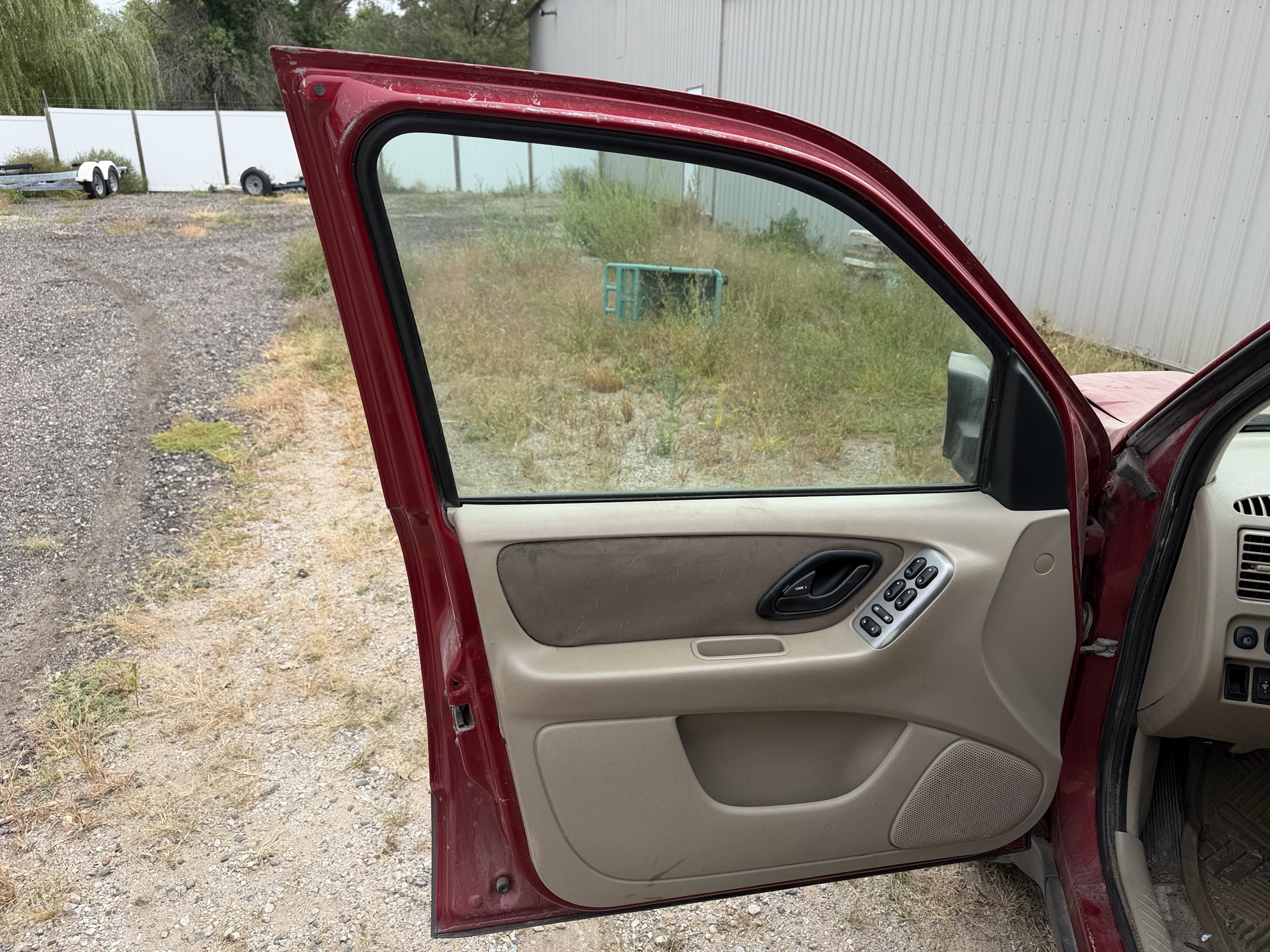 2004 ford escape xlt-2wd with 178342 miles for sale near elk-river, minnesota 106441_23_driver_door_panel.jpg