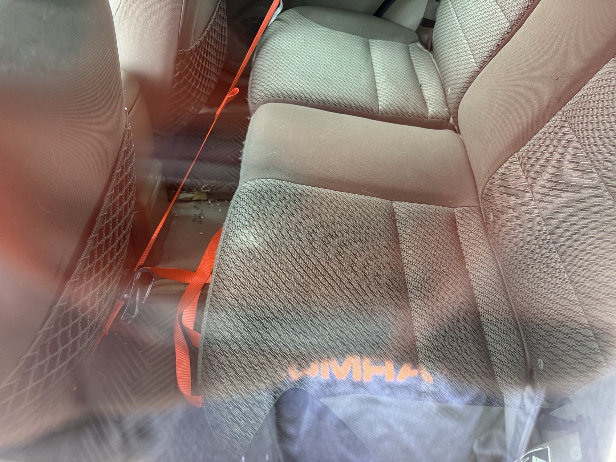 2004 ford escape xlt-2wd with 178342 miles for sale near elk-river, minnesota 106441_24_drv_rear_seat.jpg
