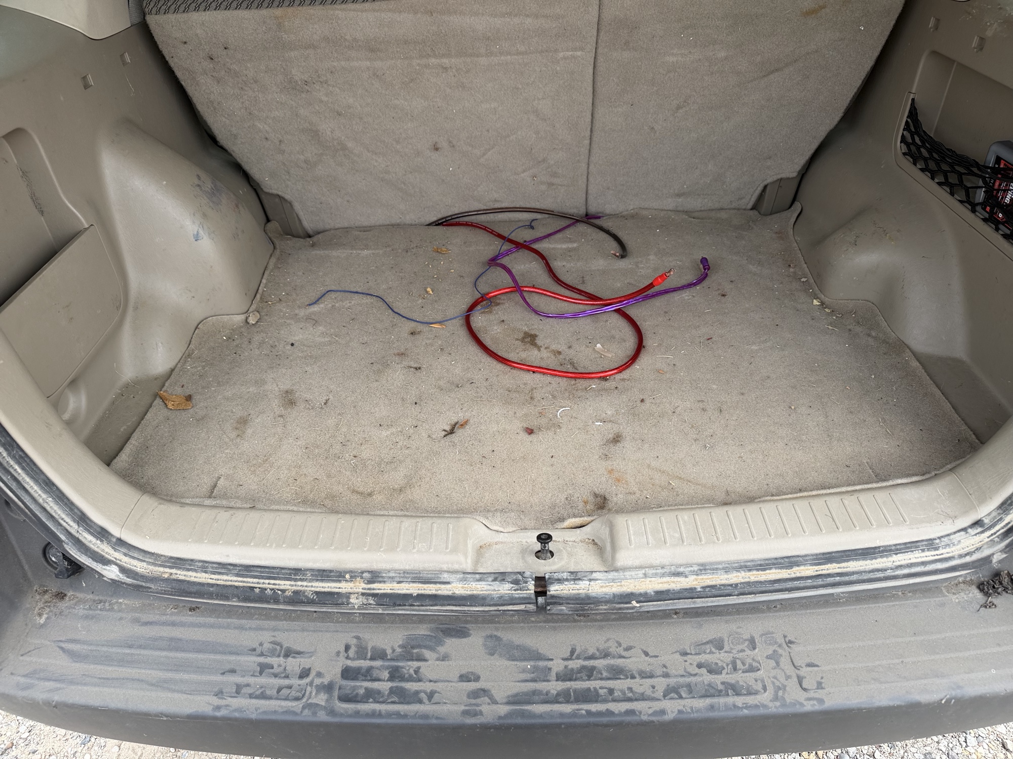 2004 ford escape xlt-2wd with 178342 miles for sale near elk-river, minnesota 106441_26_trunk.jpg