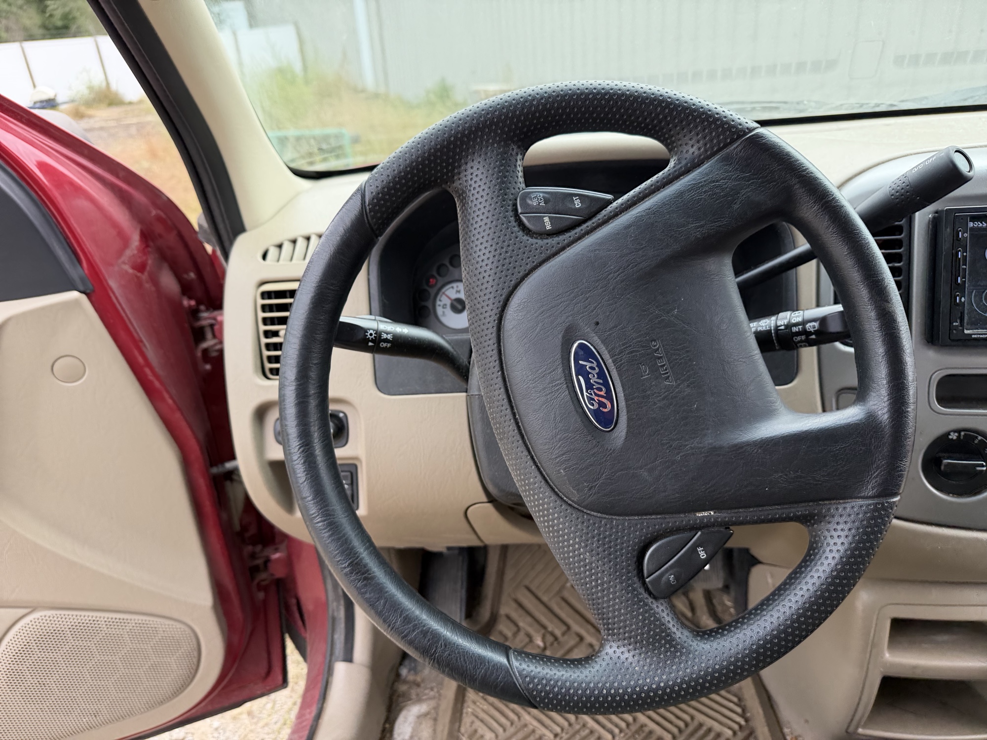 2004 ford escape xlt-2wd with 178342 miles for sale near elk-river, minnesota 106441_36_steering_wheel.jpg