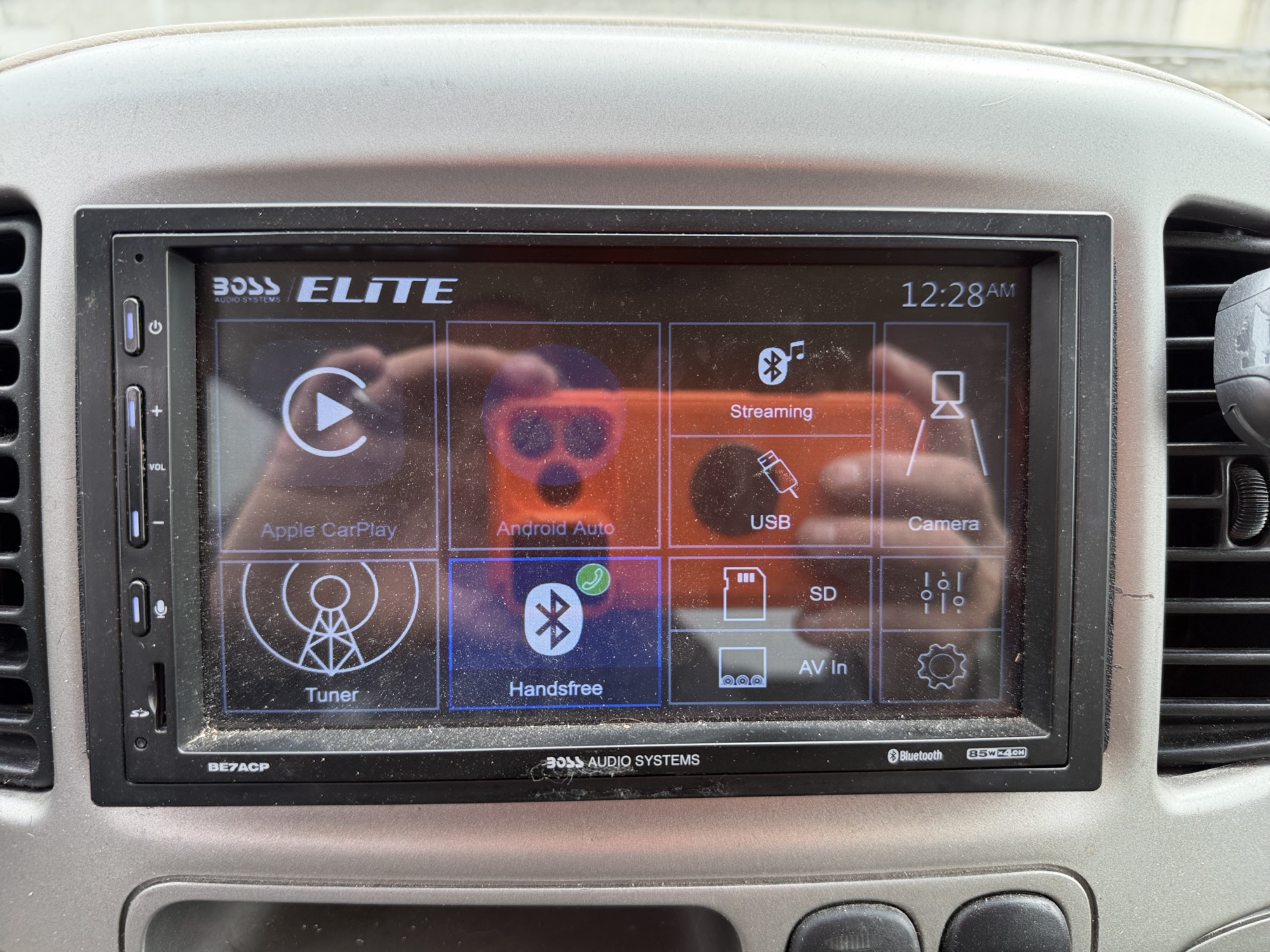 2004 ford escape xlt-2wd with 178342 miles for sale near elk-river, minnesota 106441_39_radio_closeup.jpg