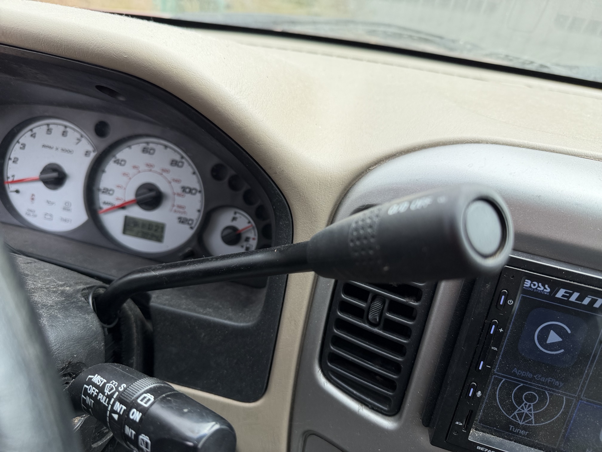 2004 ford escape xlt-2wd with 178342 miles for sale near elk-river, minnesota 106441_41_shifter.jpg