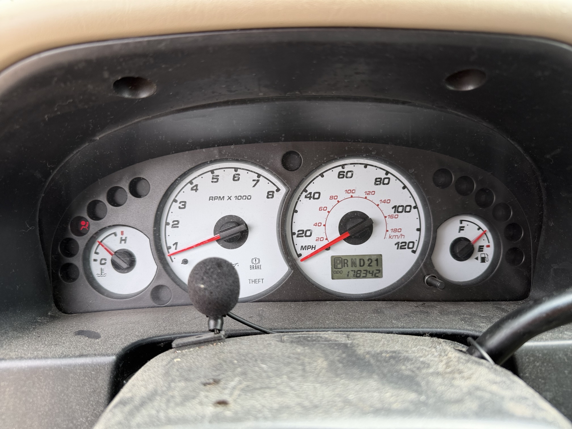 2004 ford escape xlt-2wd with 178342 miles for sale near elk-river, minnesota 106441_43_gauge_cluster.jpg