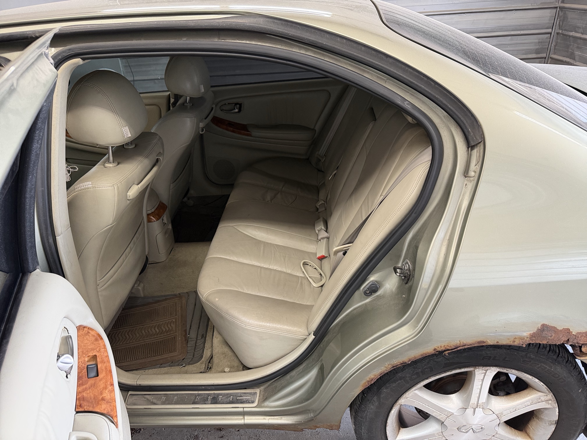 2003 infiniti i35 luxury with 176048 miles for sale near elk-river, minnesota 106442_24_drv_rear_seat.jpg