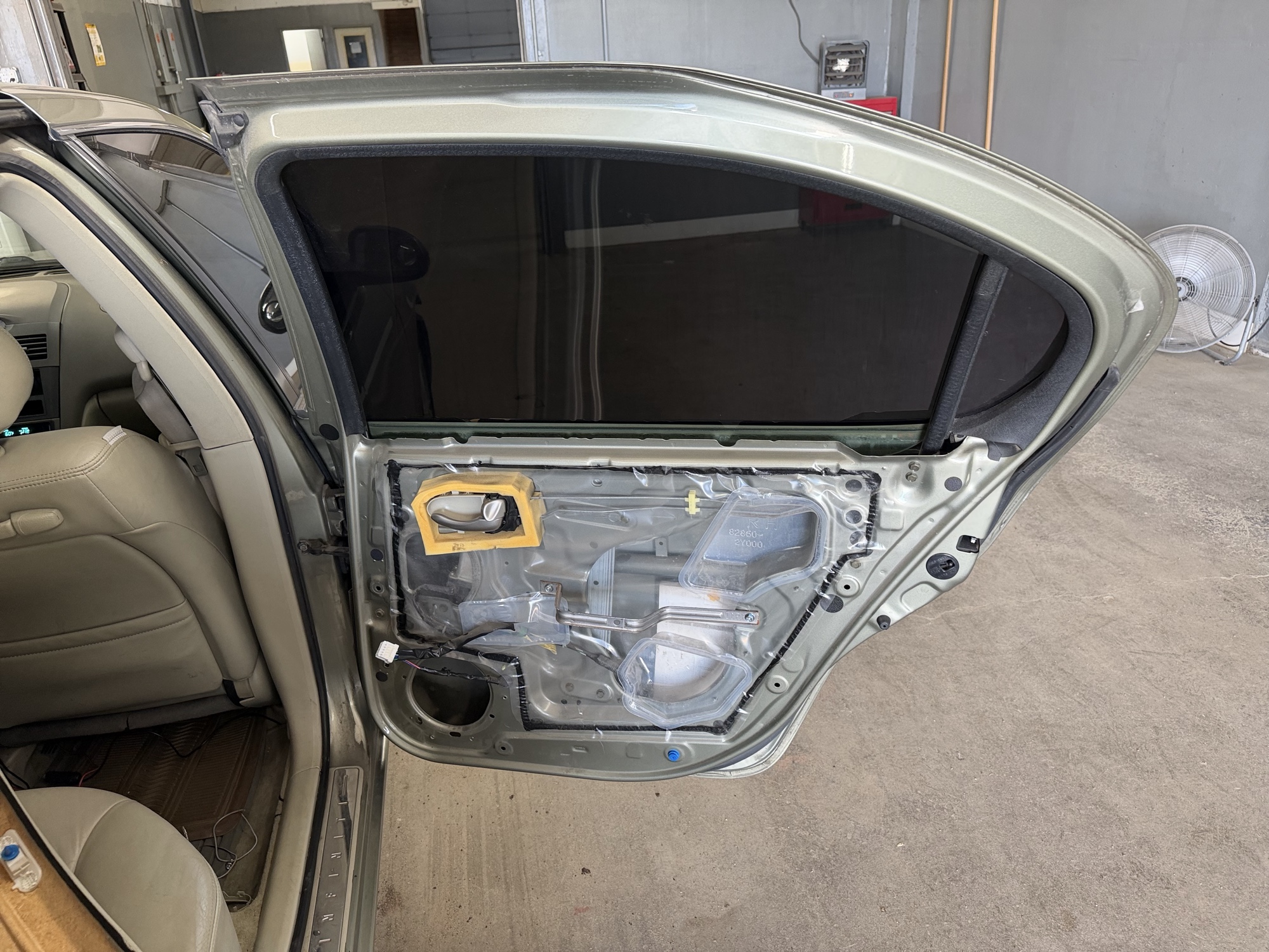 2003 infiniti i35 luxury with 176048 miles for sale near elk-river, minnesota 106442_30_pass_rear_door_panel.jpg