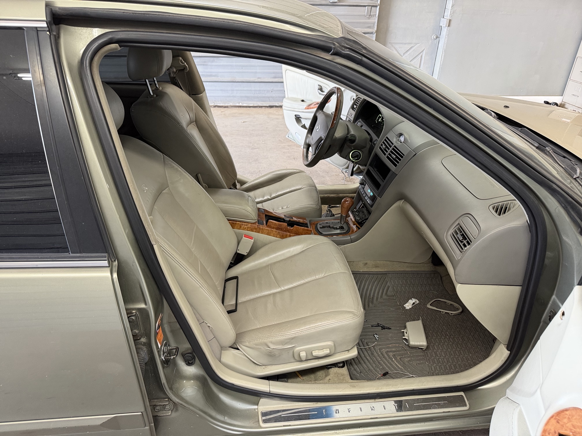 2003 infiniti i35 luxury with 176048 miles for sale near elk-river, minnesota 106442_31_passenger_seat.jpg
