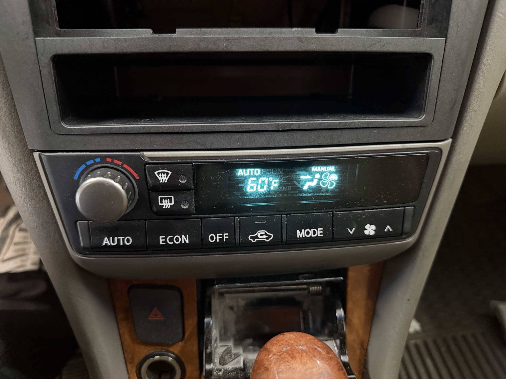 2003 infiniti i35 luxury with 176048 miles for sale near elk-river, minnesota 106442_40_climate_control.jpg