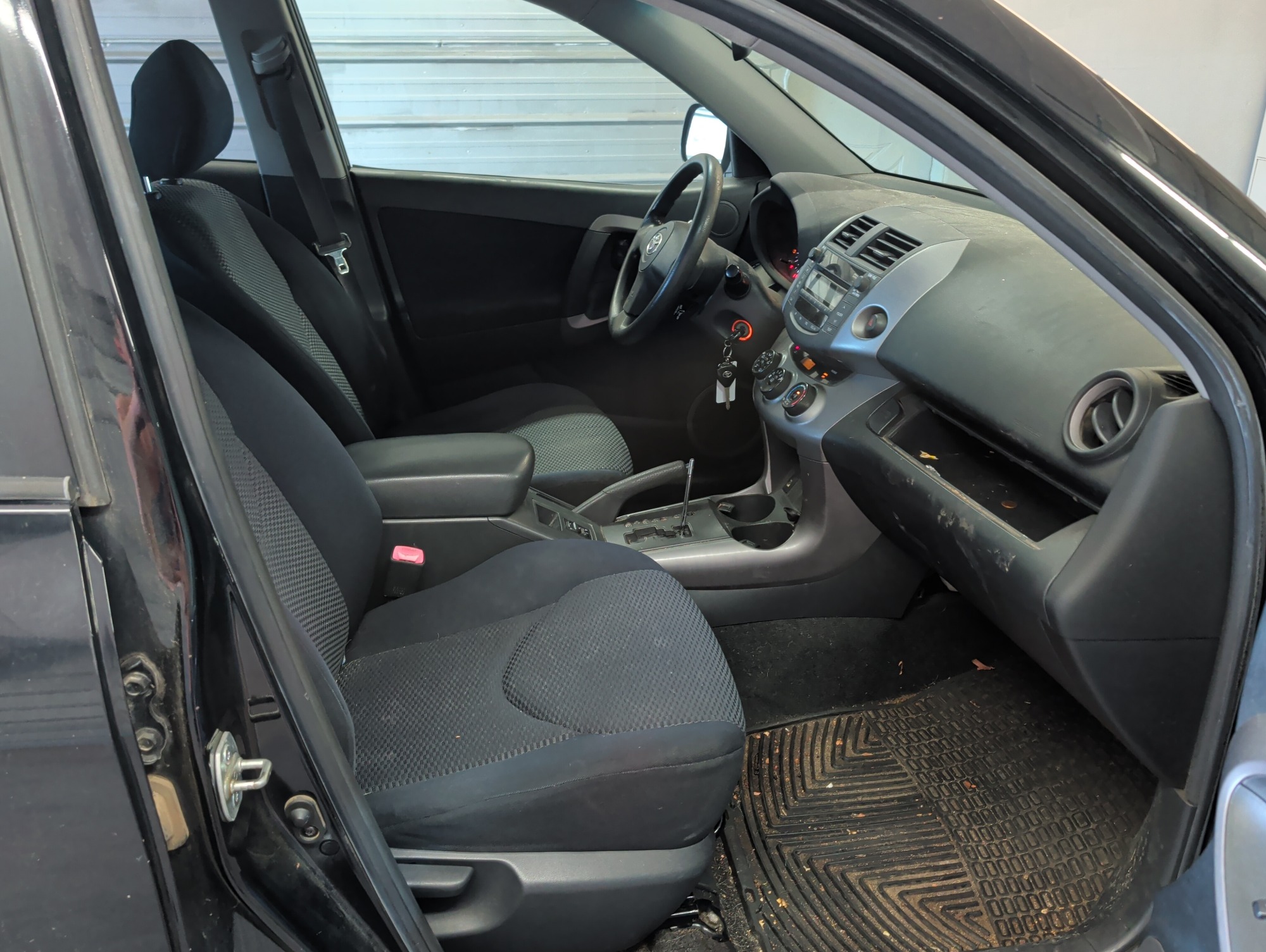 2006 toyota rav4 sport-v6-4wd with 294419 miles for sale near elk-river, minnesota 106443_31_passenger_seat.jpg