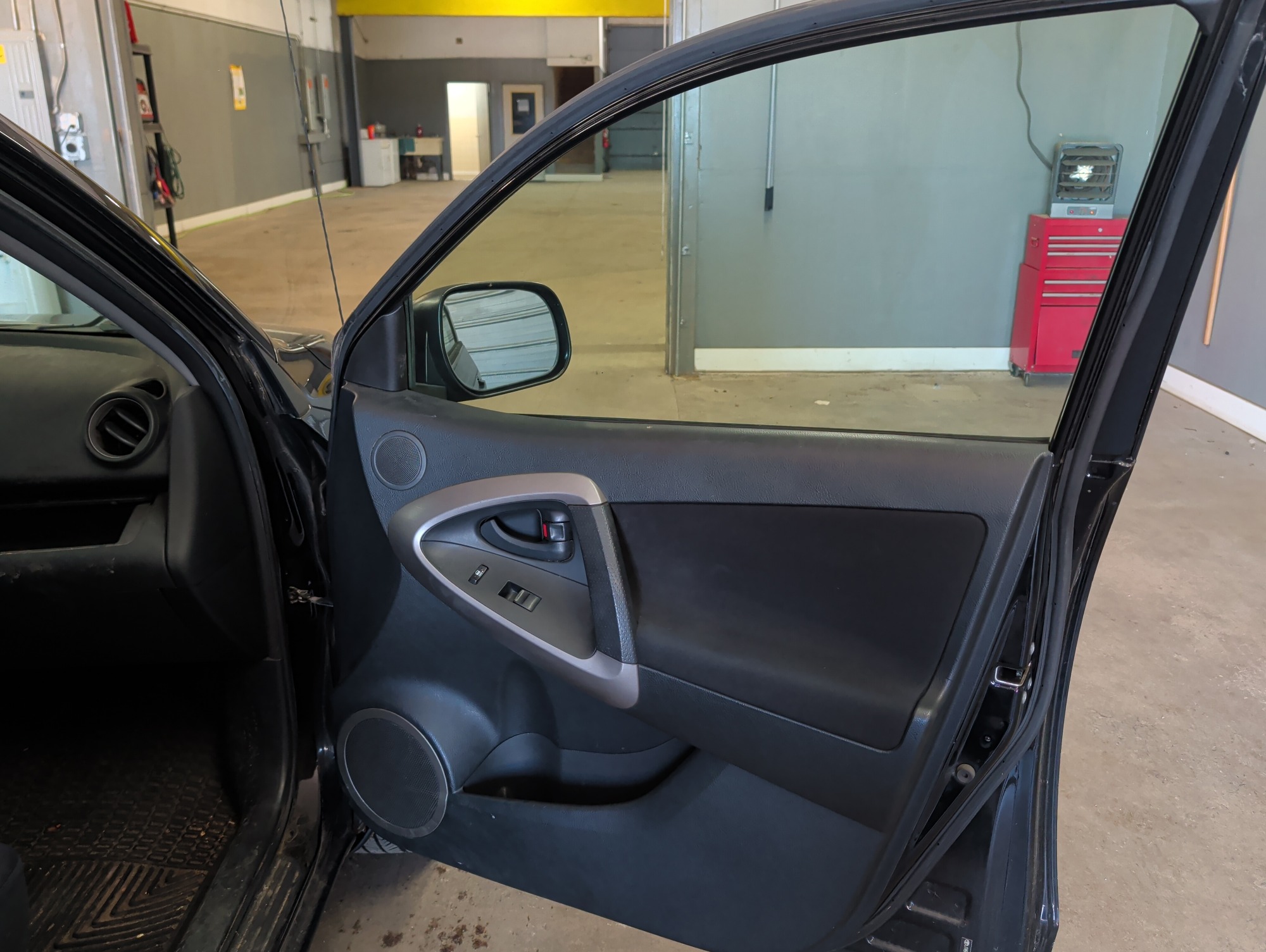 2006 toyota rav4 sport-v6-4wd with 294419 miles for sale near elk-river, minnesota 106443_32_passenger_door_panel.jpg