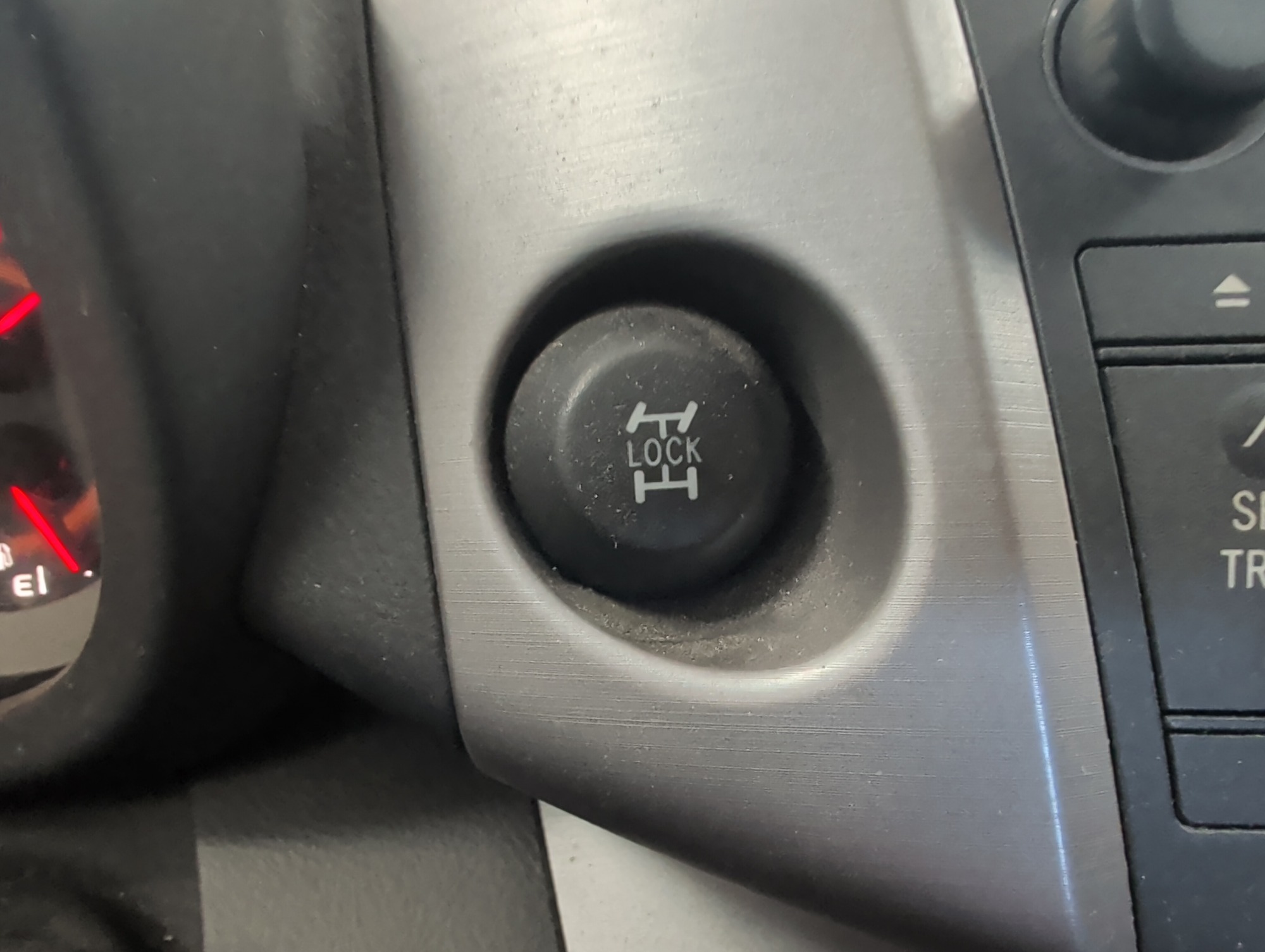 2006 toyota rav4 sport-v6-4wd with 294419 miles for sale near elk-river, minnesota 106443_38_4x4_switch.jpg