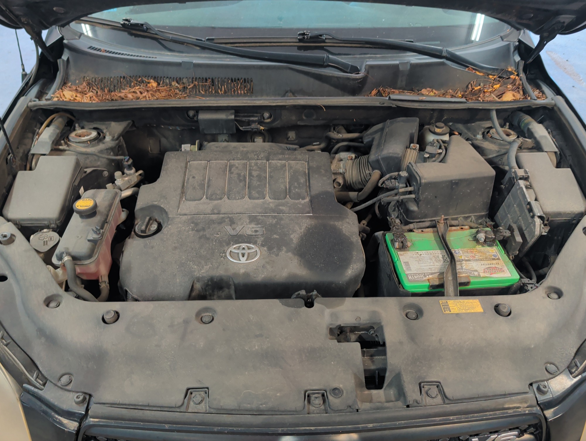2006 toyota rav4 sport-v6-4wd with 294419 miles for sale near elk-river, minnesota 106443_49_engine_bay.jpg