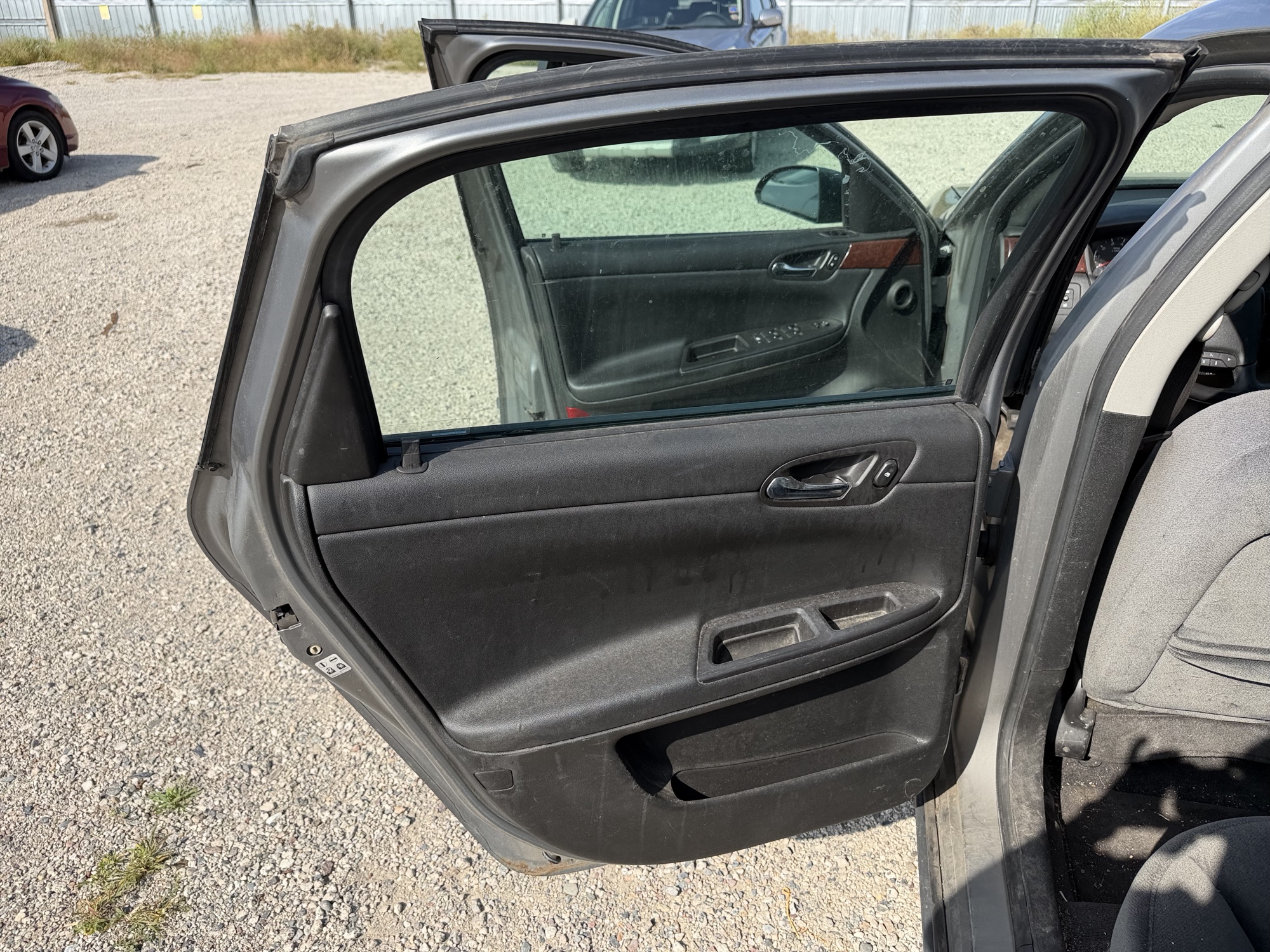 2006 chevrolet impala with 107595 miles for sale near elk-river, minnesota 106444_25_drv_rear_door_panel.jpg