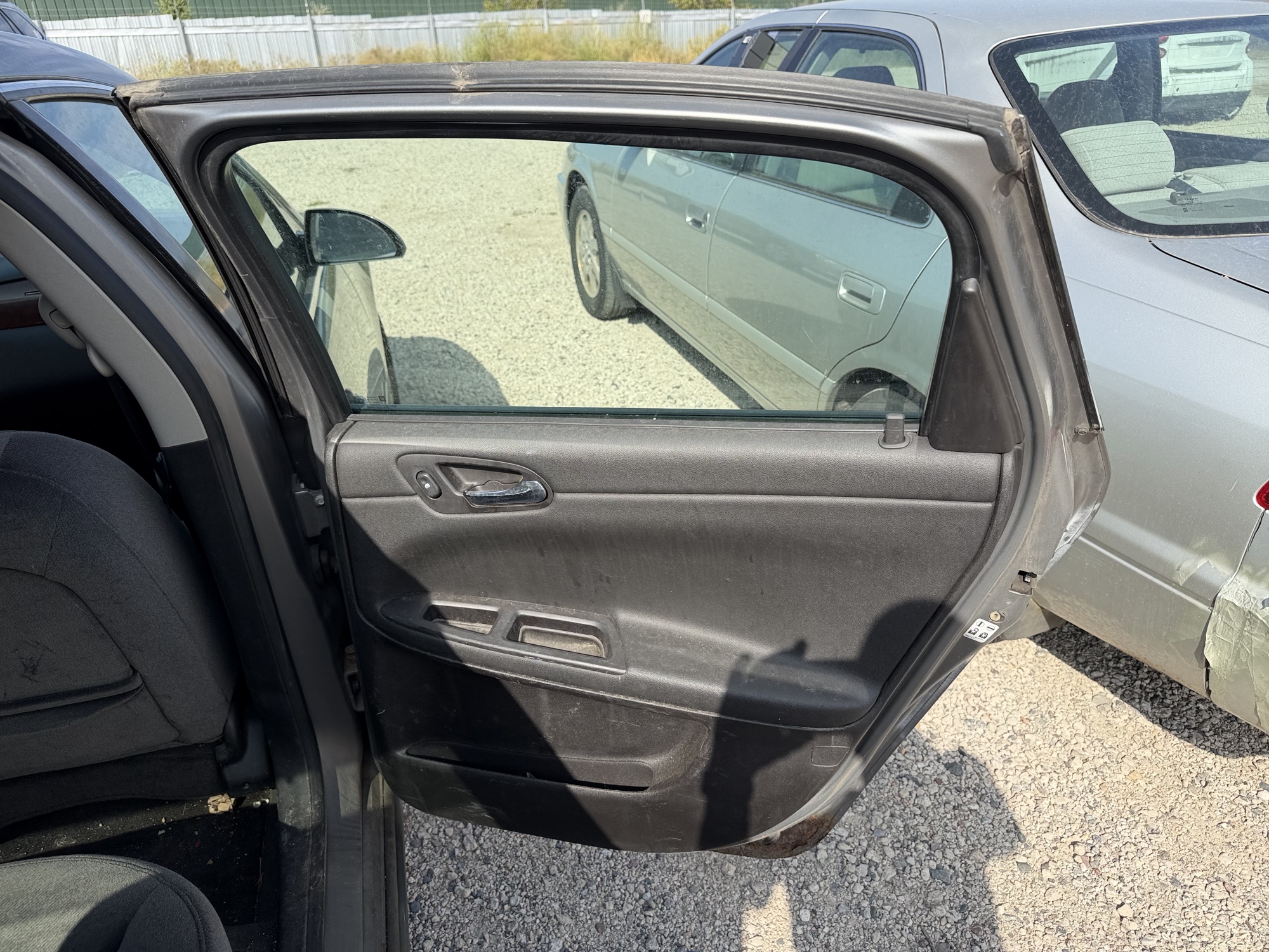 2006 chevrolet impala with 107595 miles for sale near elk-river, minnesota 106444_30_pass_rear_door_panel.jpg