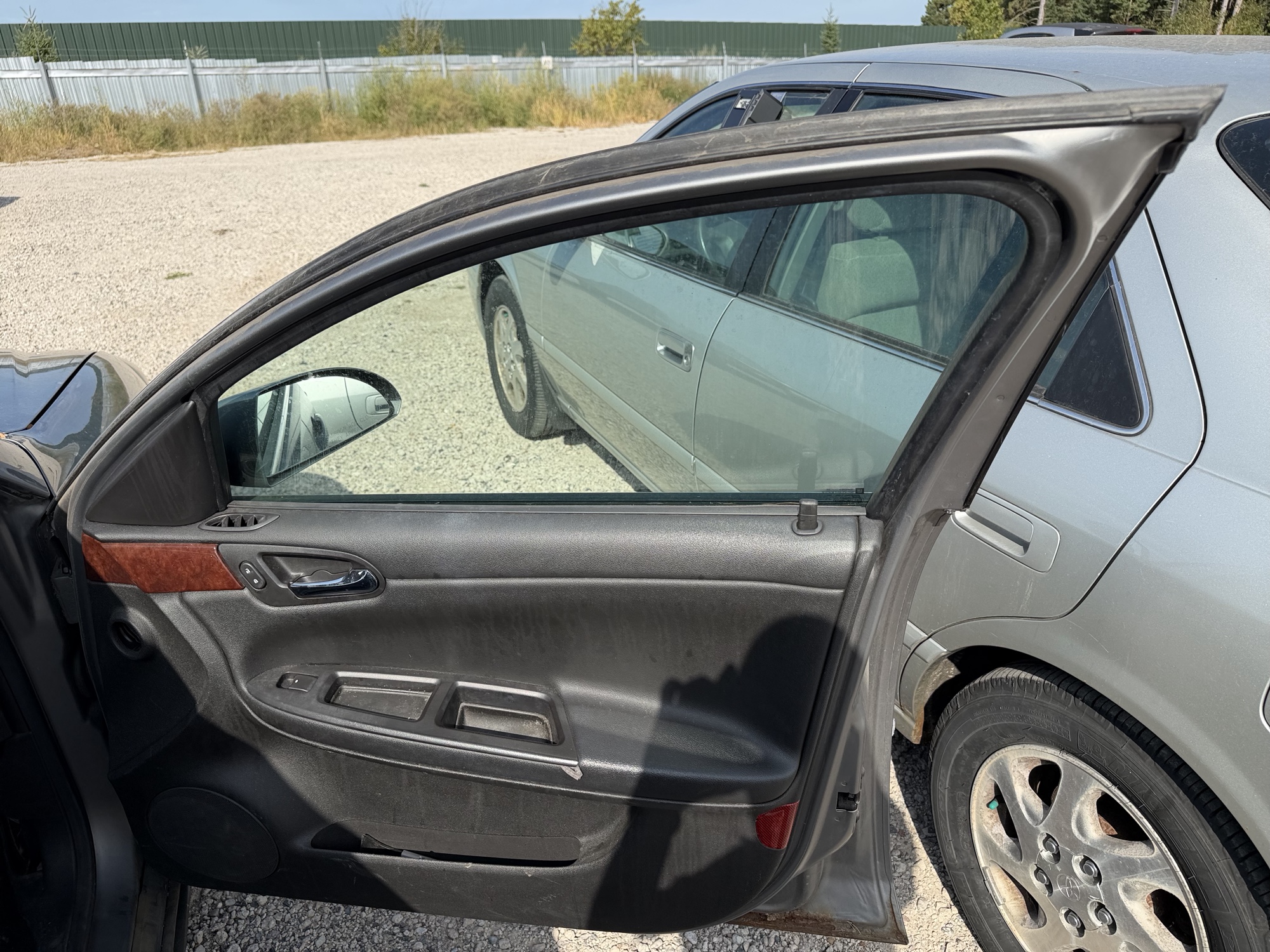 2006 chevrolet impala with 107595 miles for sale near elk-river, minnesota 106444_32_passenger_door_panel.jpg
