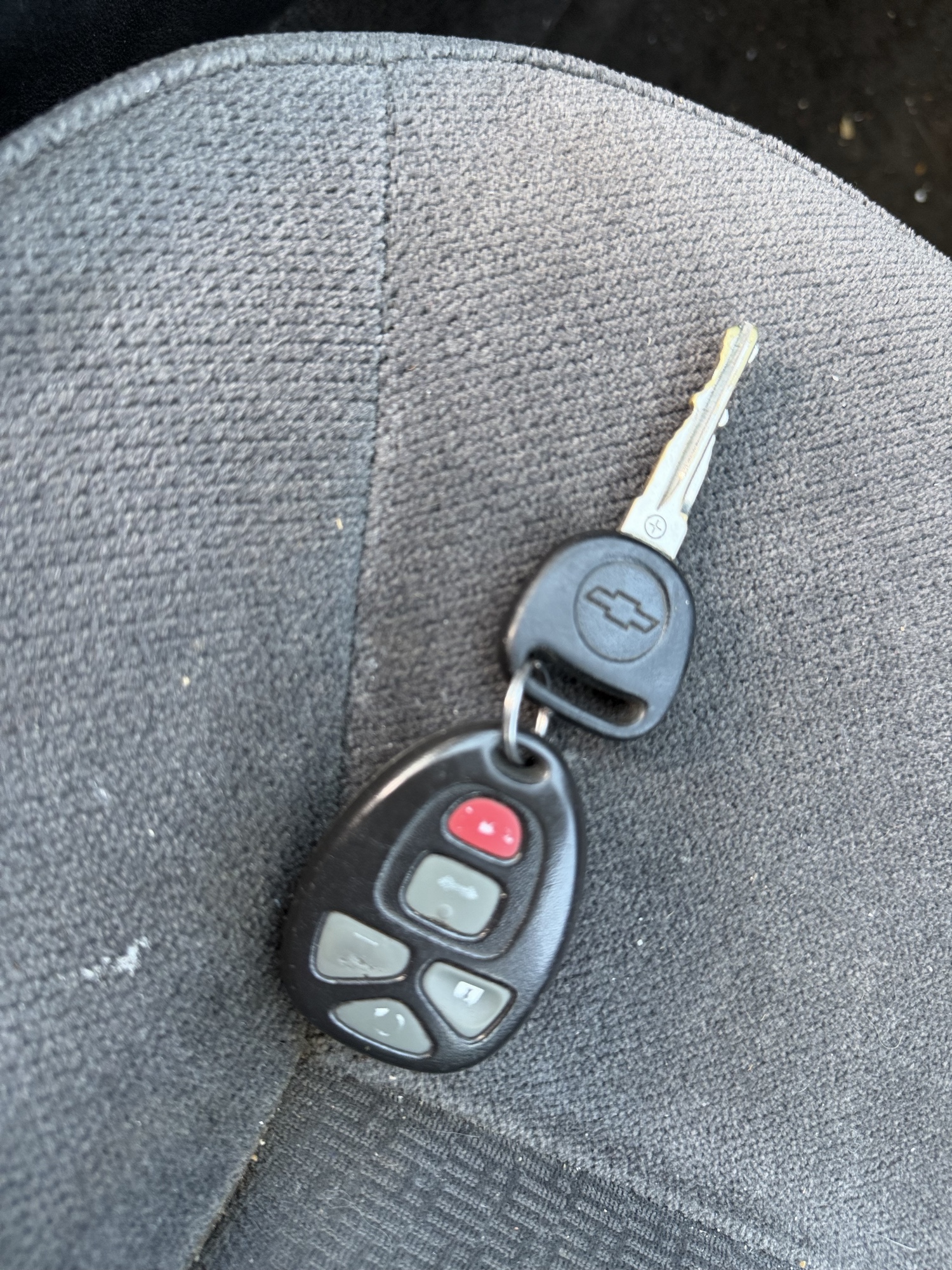 2006 chevrolet impala with 107595 miles for sale near elk-river, minnesota 106444_51_keys.jpg
