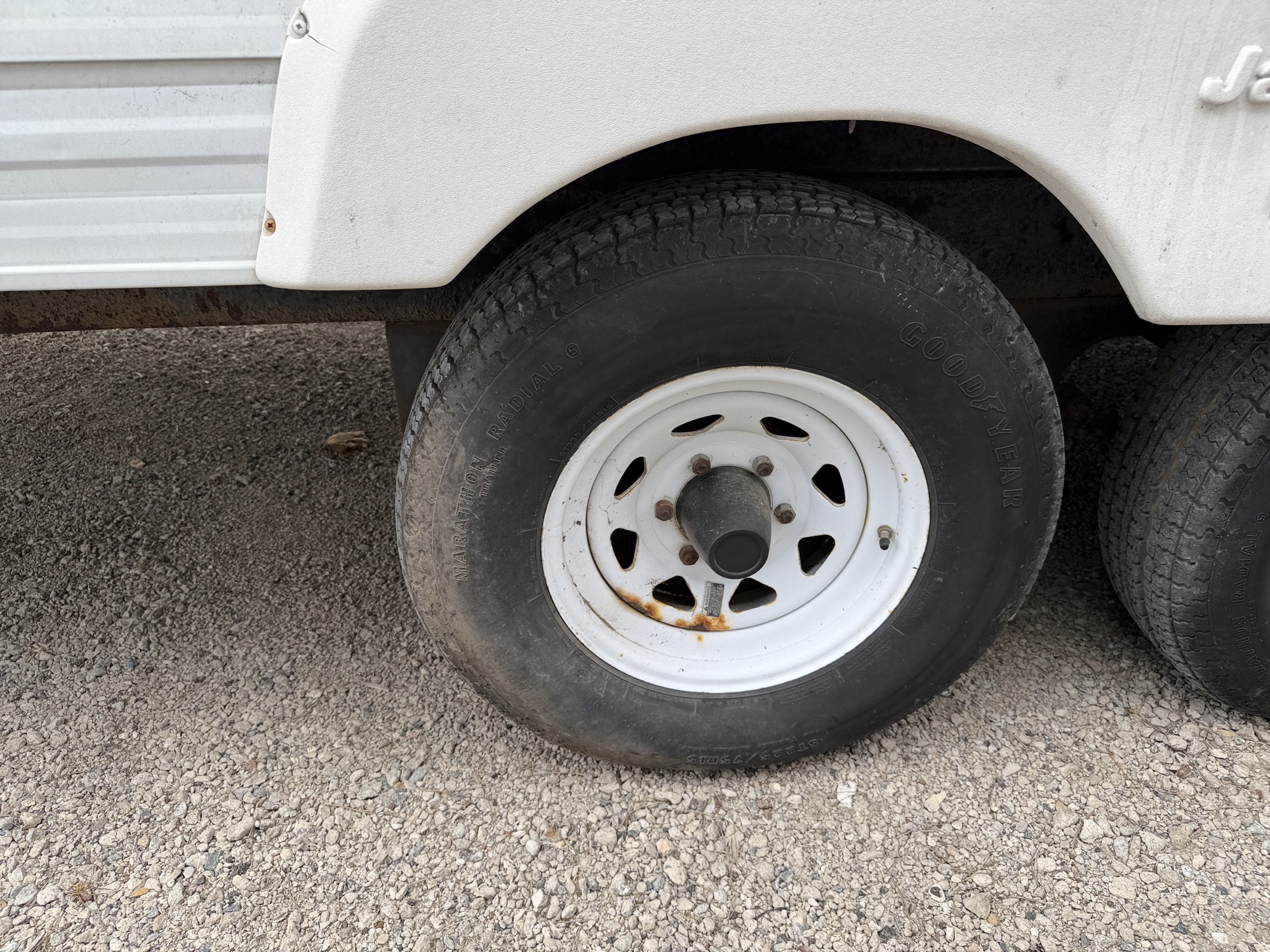 1998 jayco unknown - for sale near elk-river, minnesota 106445_14_rear_pass_wheel.jpg