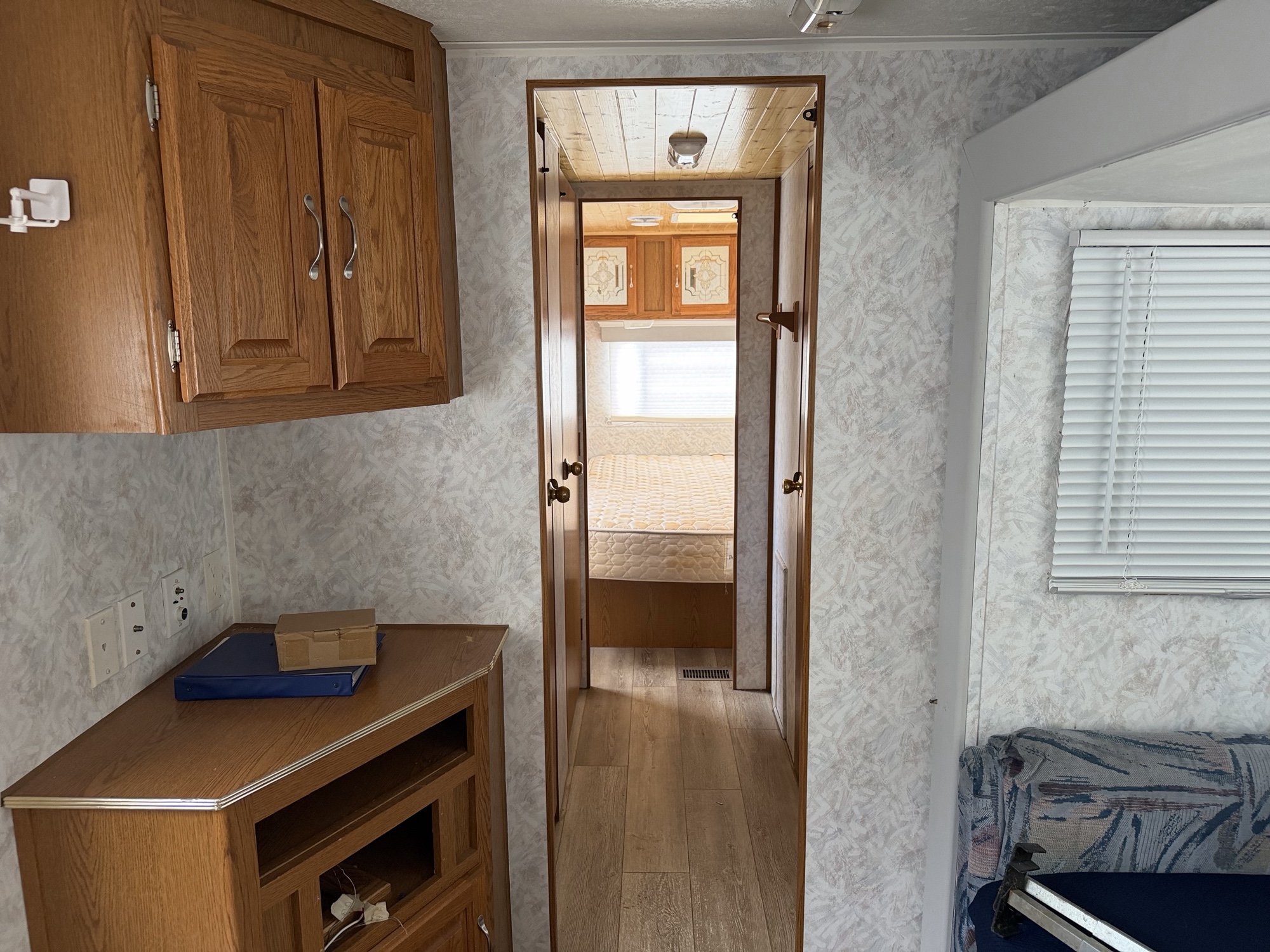 1998 jayco unknown - for sale near elk-river, minnesota 106445_26_trunk.jpg