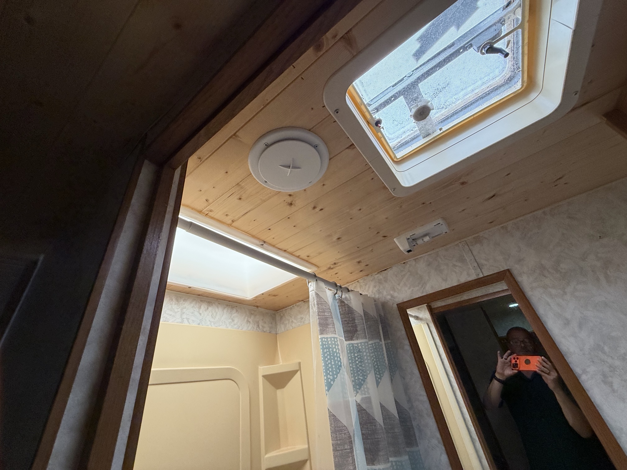 1998 jayco unknown - for sale near elk-river, minnesota 106445_35_headliner_sunroof.jpg