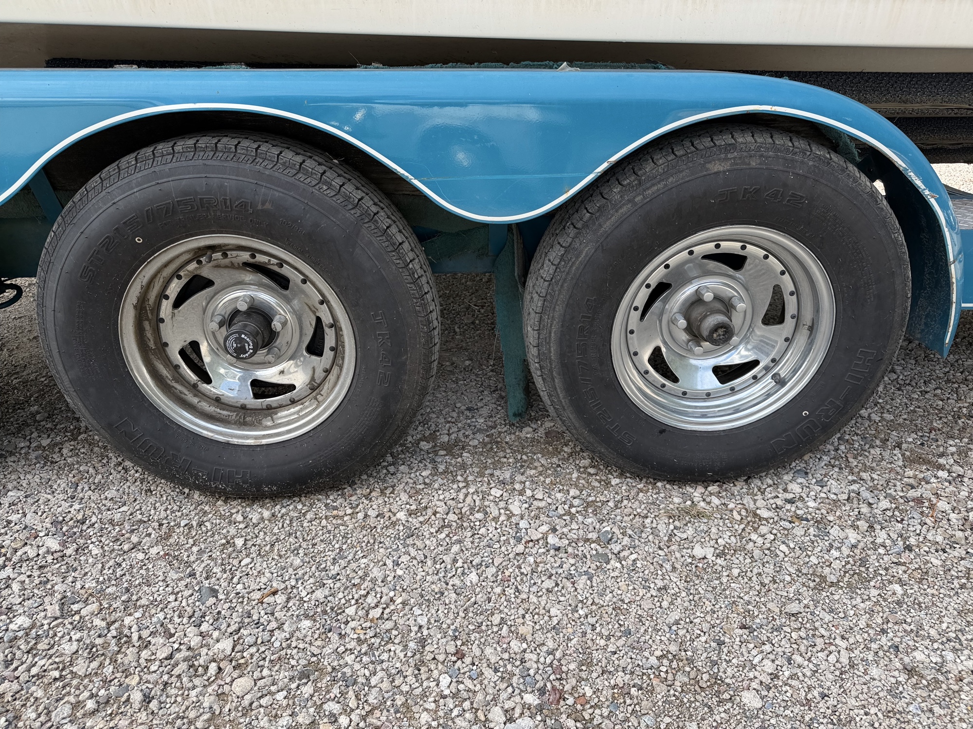 1998 mariah z-280 for sale near elk-river, minnesota 106447_13_rear_drv_wheel.jpg