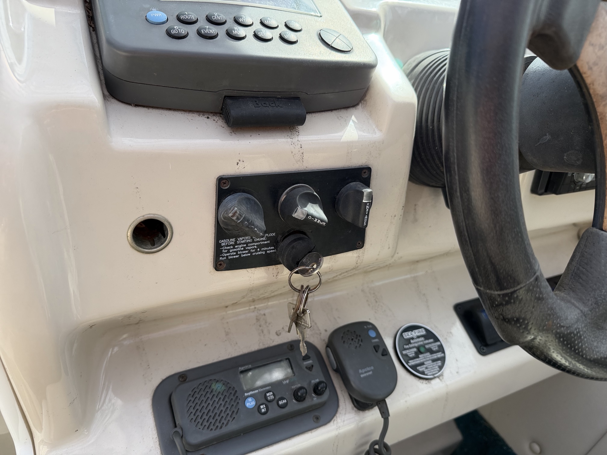 1998 mariah z-280 for sale near elk-river, minnesota 106447_37_left_of_steering_wheel.jpg