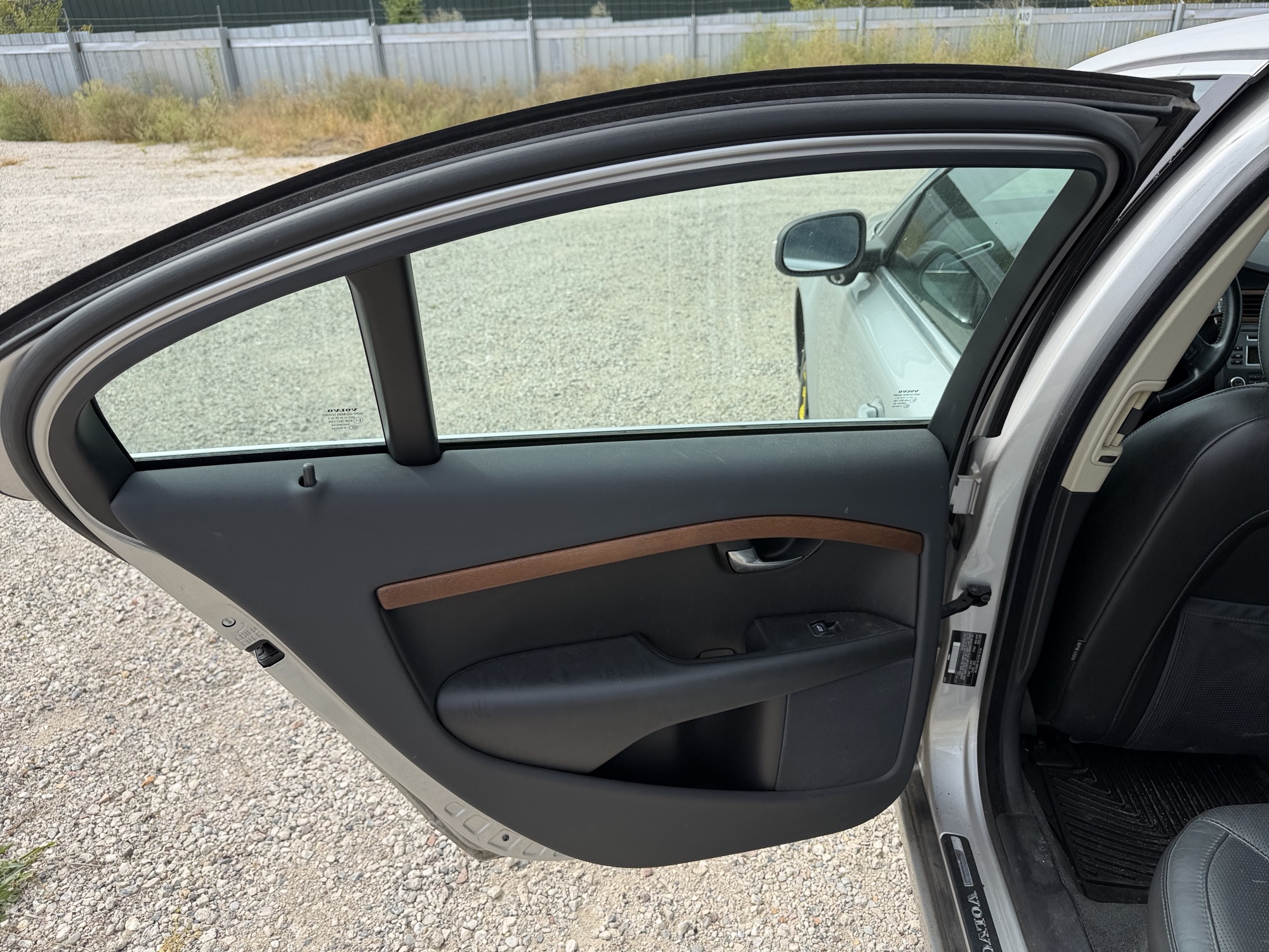 2008 volvo s80 t6 with 159537 miles for sale near elk-river, minnesota 106448_25_drv_rear_door_panel.jpg