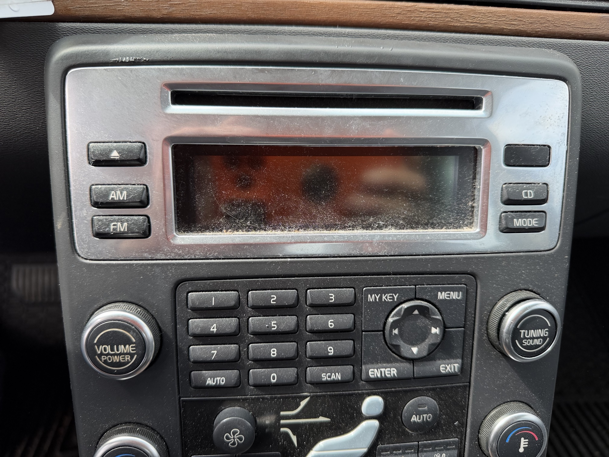 2008 volvo s80 t6 with 159537 miles for sale near elk-river, minnesota 106448_39_radio_closeup.jpg