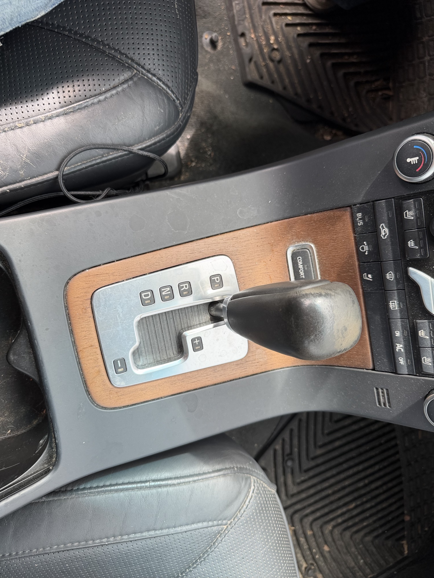 2008 volvo s80 t6 with 159537 miles for sale near elk-river, minnesota 106448_41_shifter.jpg