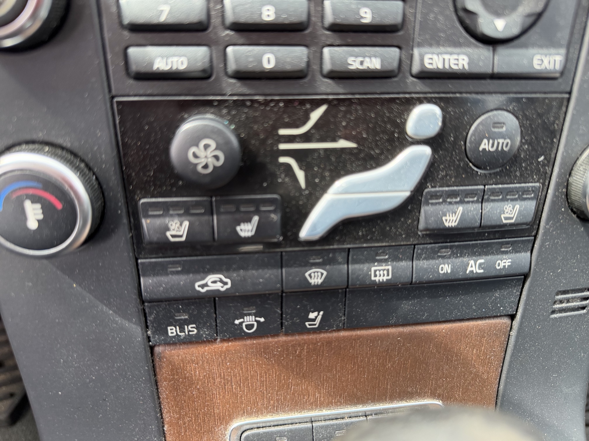 2008 volvo s80 t6 with 159537 miles for sale near elk-river, minnesota 106448_42_heated_seat_switches.jpg