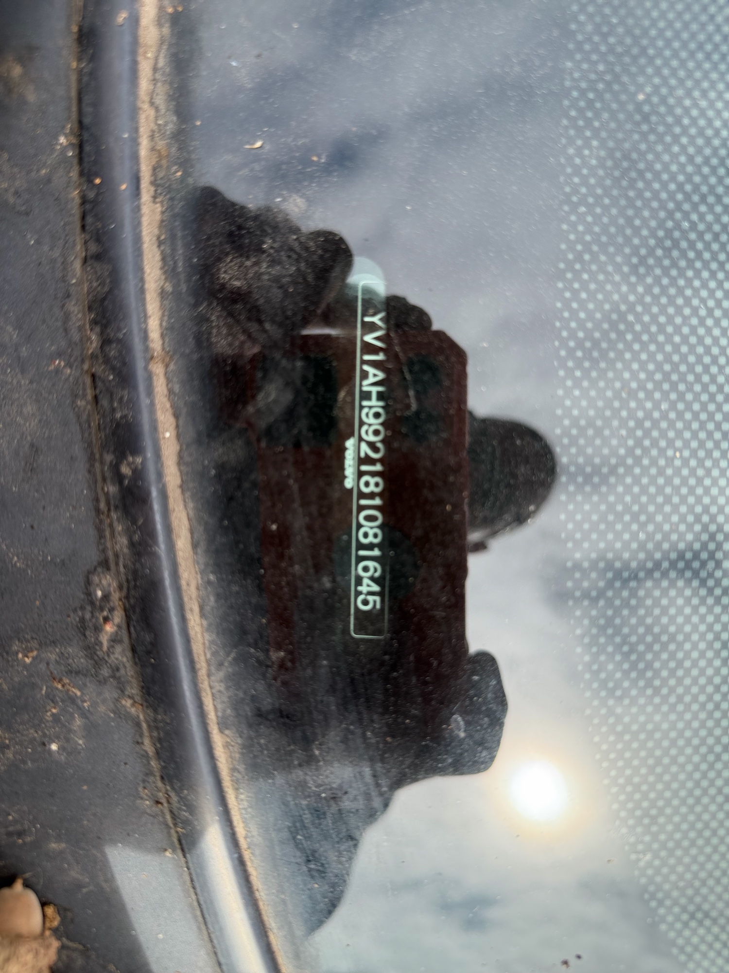 2008 volvo s80 t6 with 159537 miles for sale near elk-river, minnesota 106448_48_windshield_vin_plate.jpg