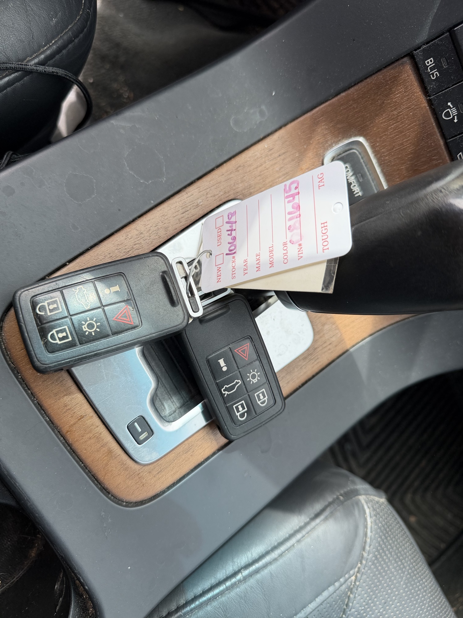 2008 volvo s80 t6 with 159537 miles for sale near elk-river, minnesota 106448_51_keys.jpg
