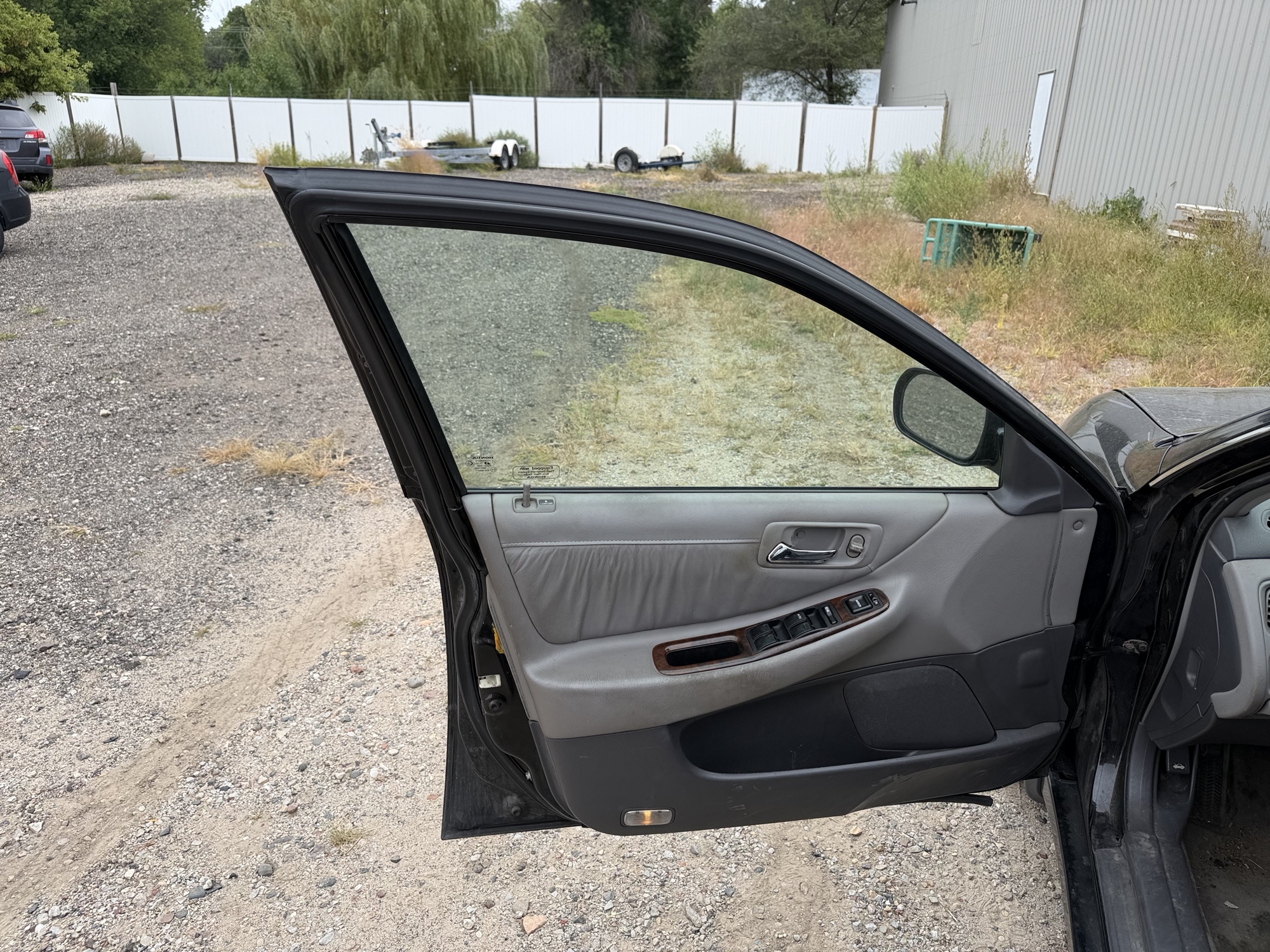 1998 honda accord ex-v6-sedan with 156885 miles for sale near elk-river, minnesota 106451_23_driver_door_panel.jpg