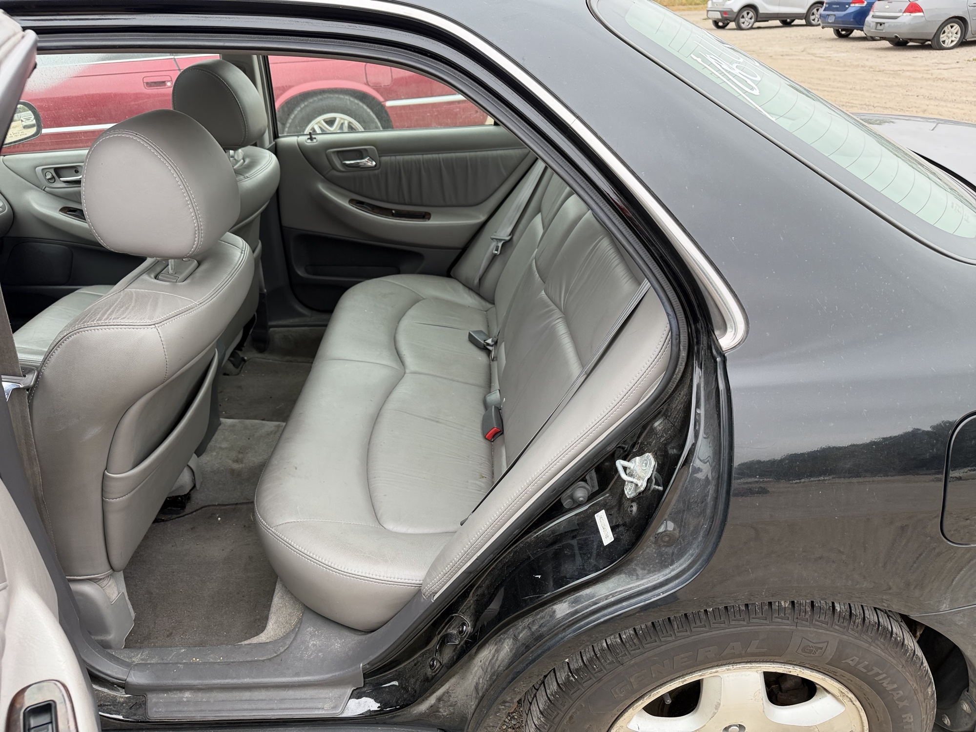 1998 honda accord ex-v6-sedan with 156885 miles for sale near elk-river, minnesota 106451_24_drv_rear_seat.jpg