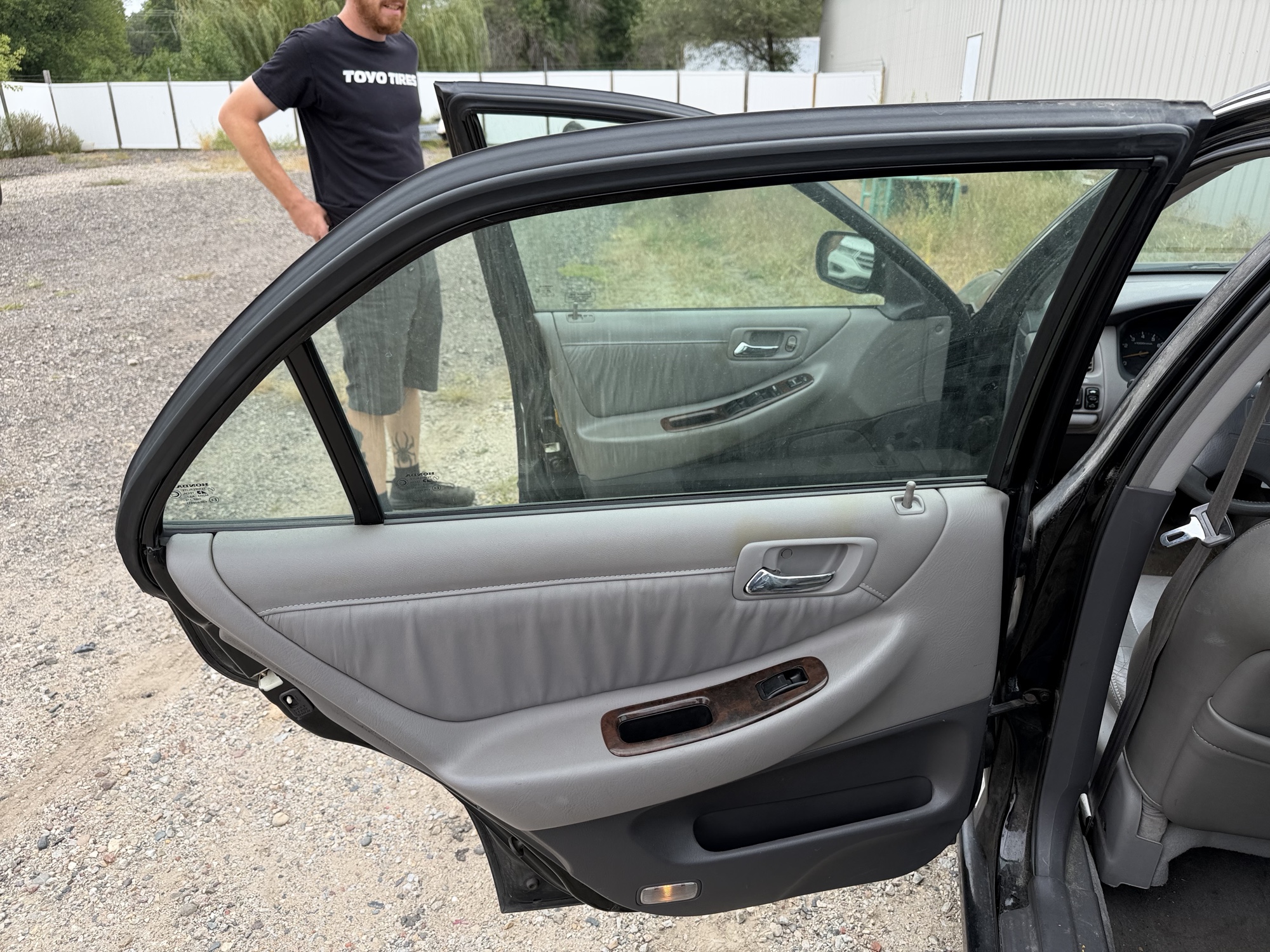 1998 honda accord ex-v6-sedan with 156885 miles for sale near elk-river, minnesota 106451_25_drv_rear_door_panel.jpg