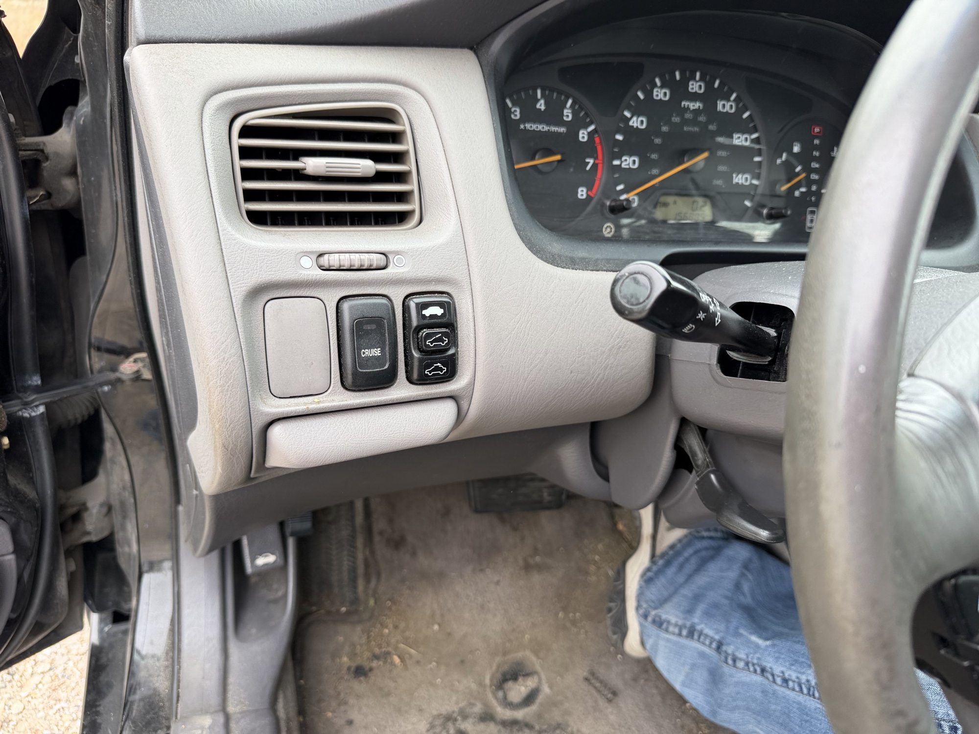 1998 honda accord ex-v6-sedan with 156885 miles for sale near elk-river, minnesota 106451_37_left_of_steering_wheel.jpg