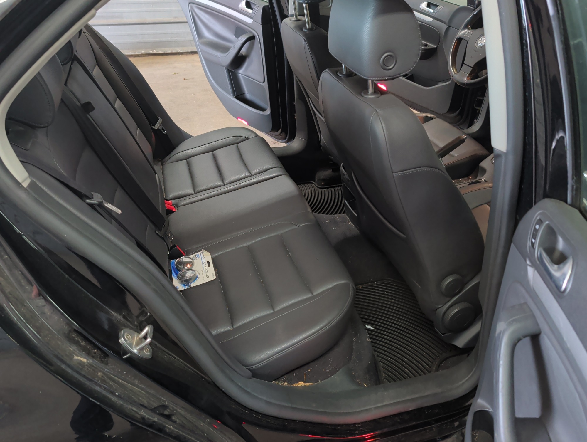 2006 volkswagen jetta with 106136 miles for sale near elk-river, minnesota 106452_28_pass_rear_seat.jpg