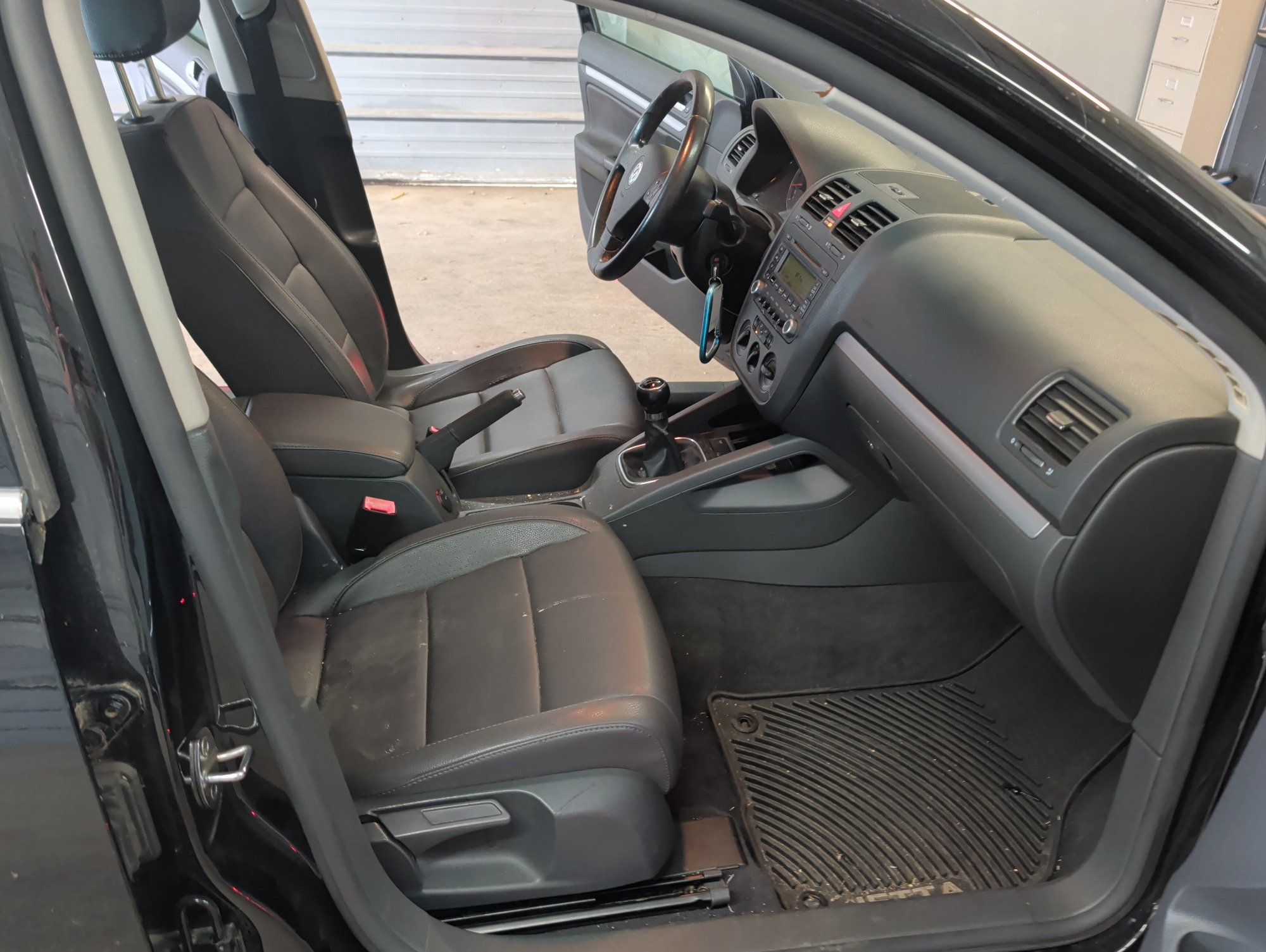 2006 volkswagen jetta with 106136 miles for sale near elk-river, minnesota 106452_31_passenger_seat.jpg