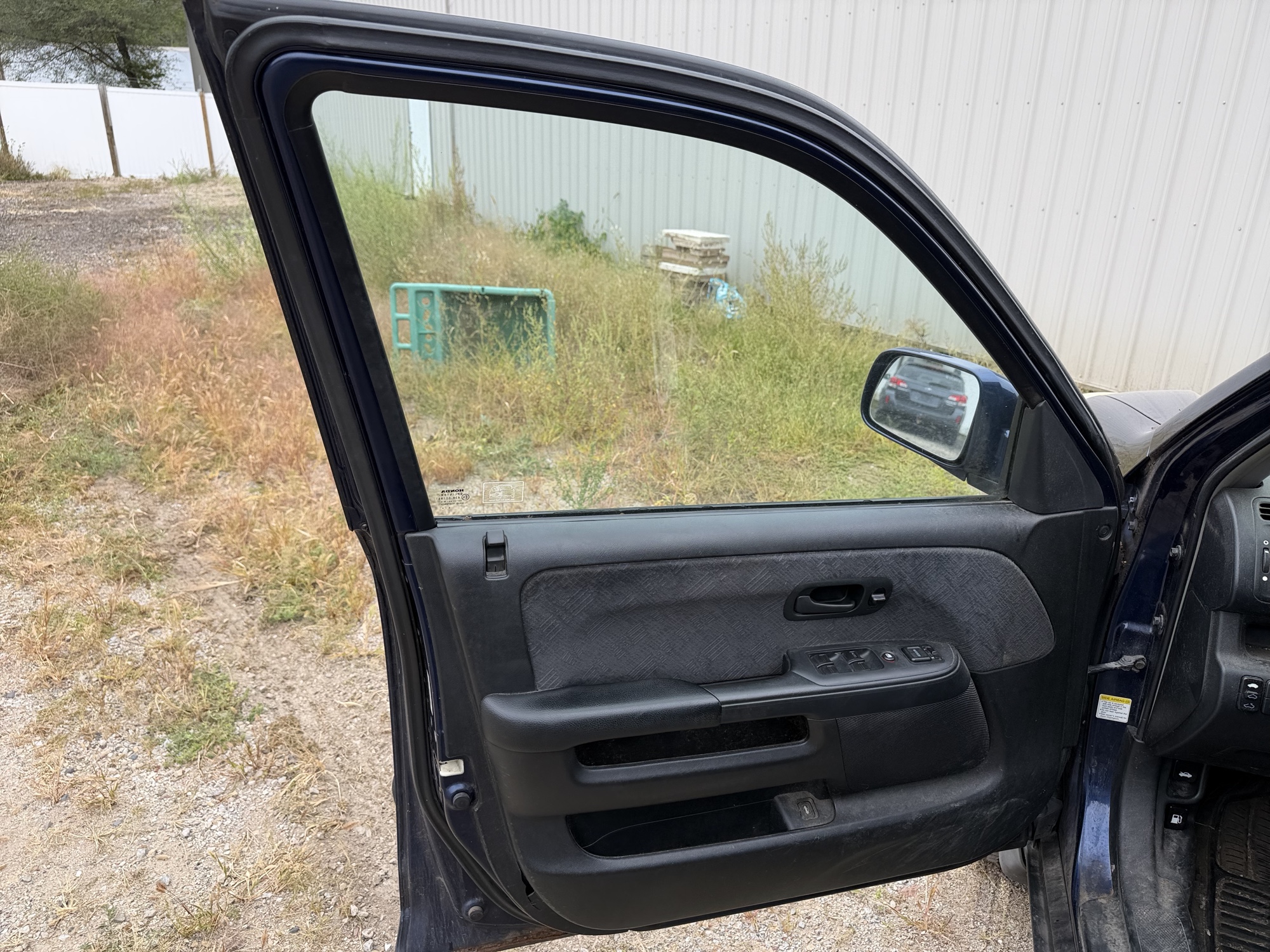 2005 honda cr-v ex-4wd-at with 222049 miles for sale near elk-river, minnesota 106453_23_driver_door_panel.jpg