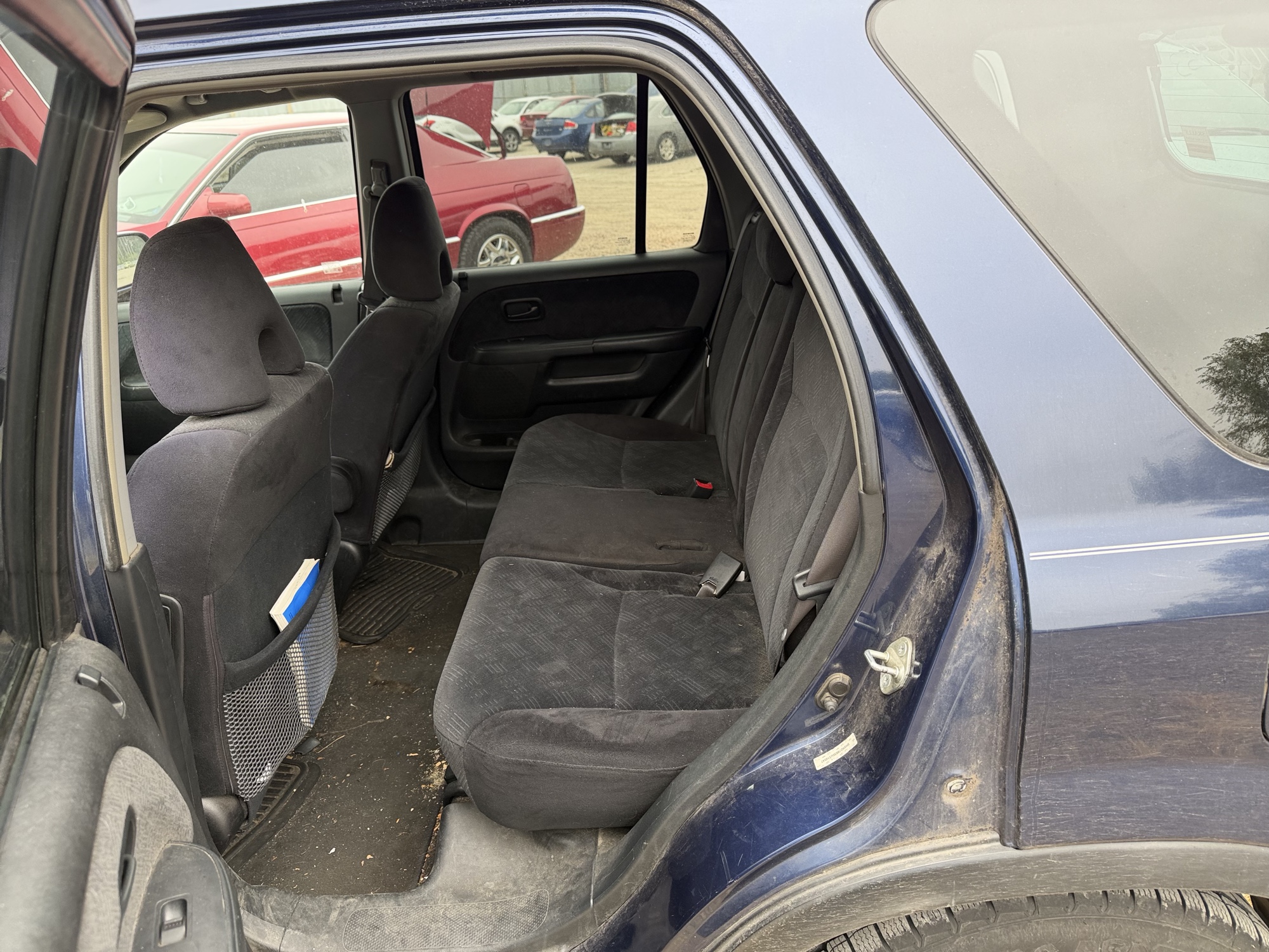 2005 honda cr-v ex-4wd-at with 222049 miles for sale near elk-river, minnesota 106453_24_drv_rear_seat.jpg
