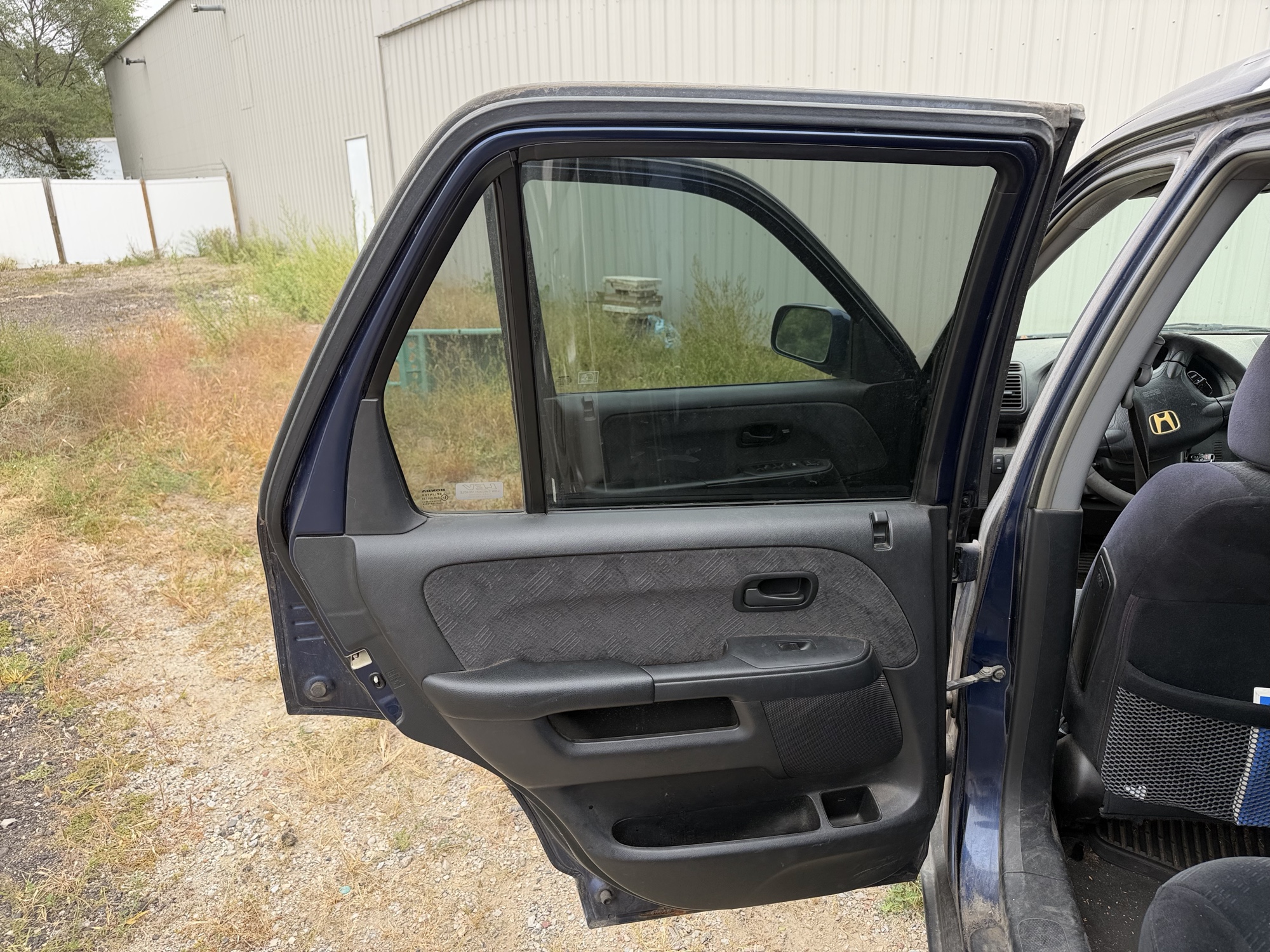 2005 honda cr-v ex-4wd-at with 222049 miles for sale near elk-river, minnesota 106453_25_drv_rear_door_panel.jpg