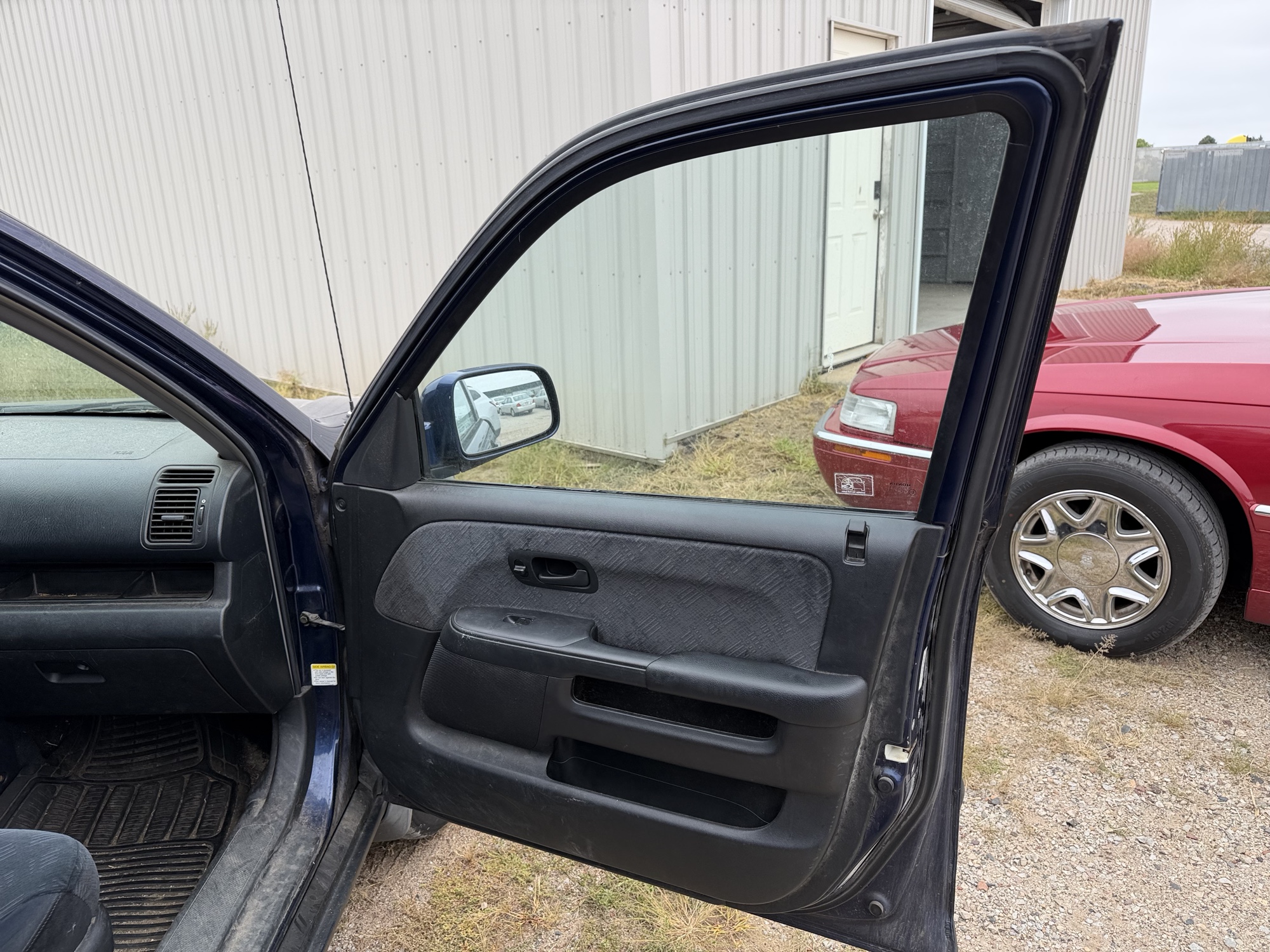 2005 honda cr-v ex-4wd-at with 222049 miles for sale near elk-river, minnesota 106453_32_passenger_door_panel.jpg