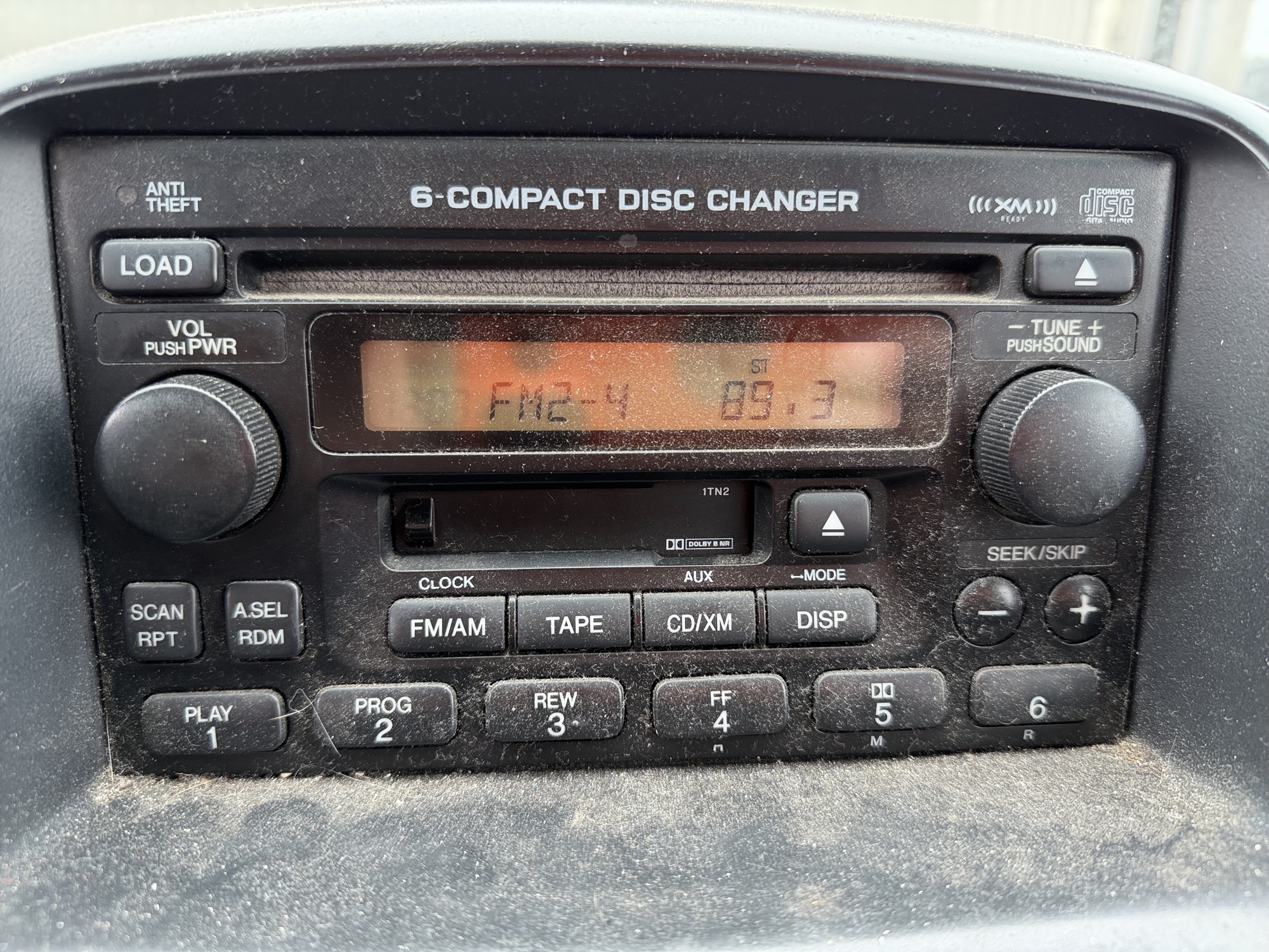 2005 honda cr-v ex-4wd-at with 222049 miles for sale near elk-river, minnesota 106453_39_radio_closeup.jpg