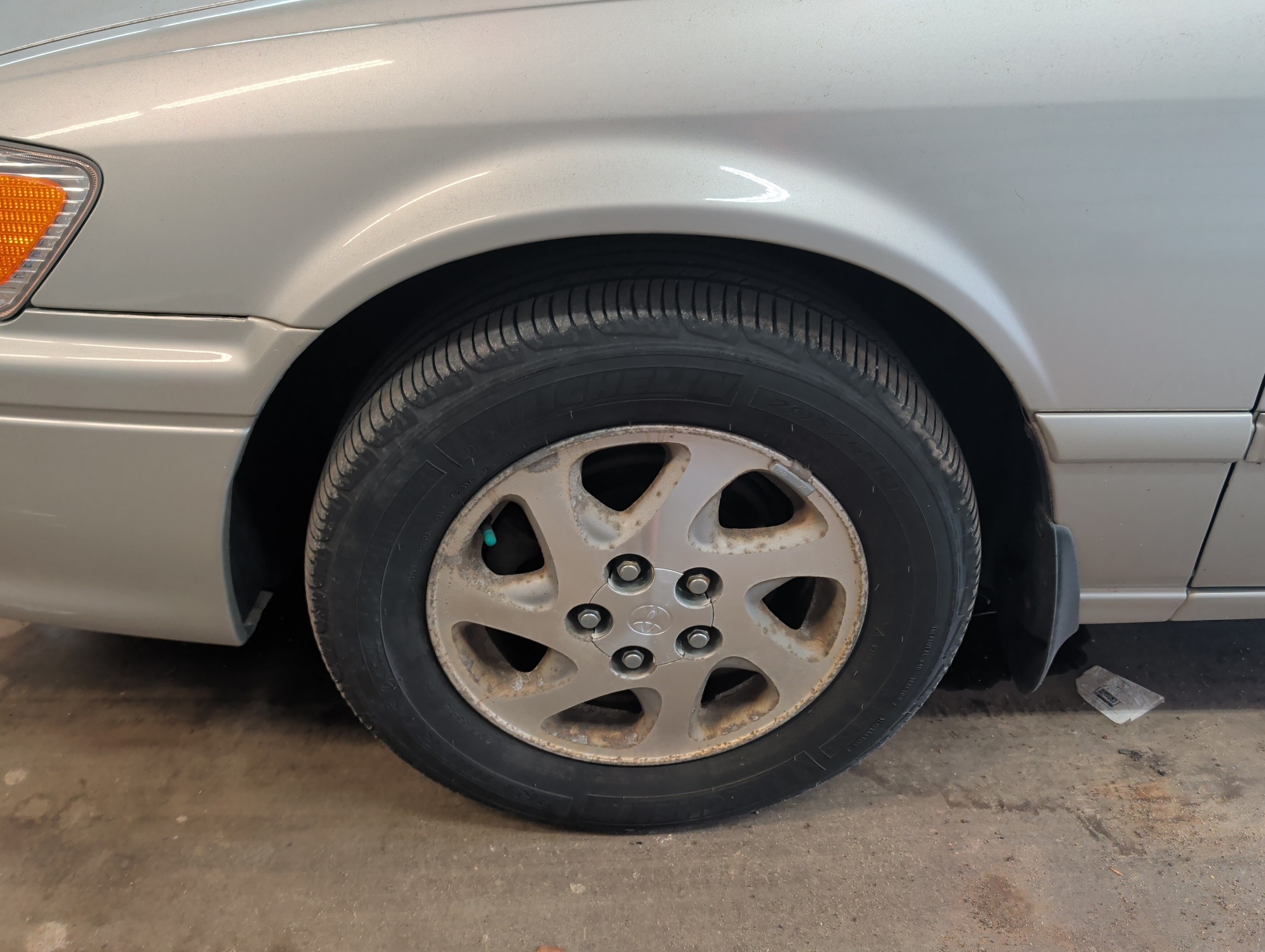 2001 toyota camry le-v6 with 106892 miles for sale near elk-river, minnesota 106458_12_drv_front_wheel.jpg