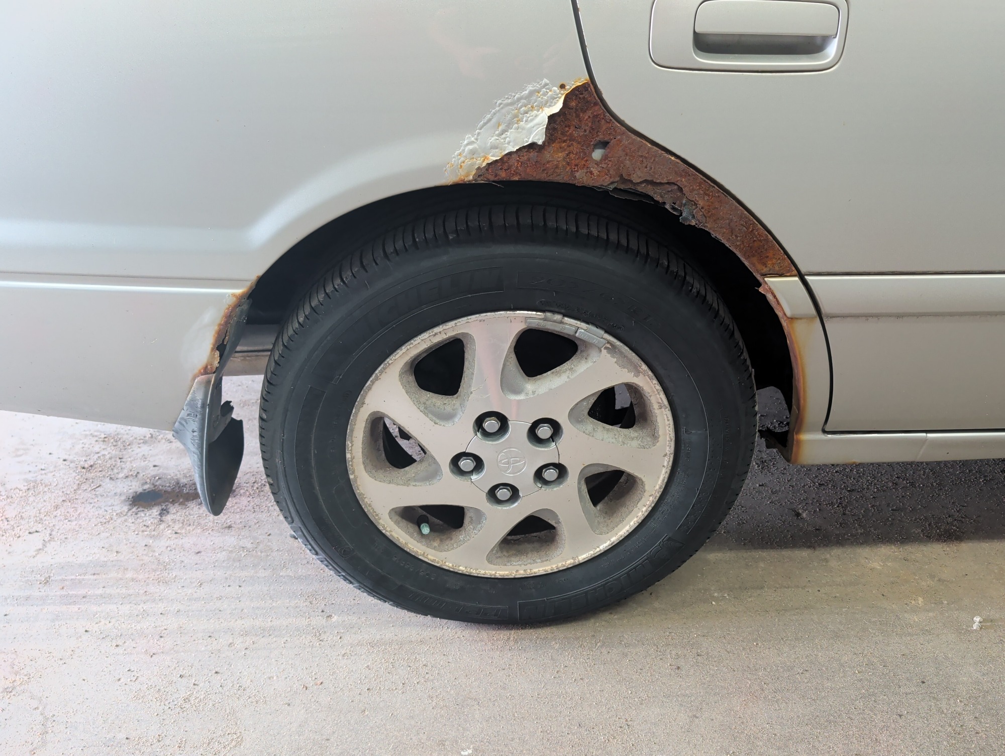 2001 toyota camry le-v6 with 106892 miles for sale near elk-river, minnesota 106458_14_rear_pass_wheel.jpg