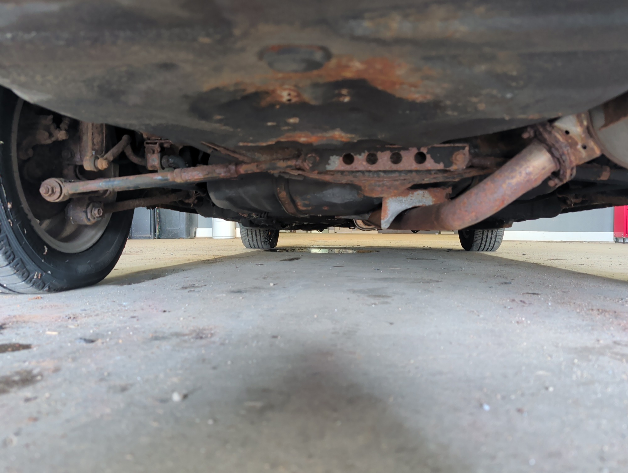 2001 toyota camry le-v6 with 106892 miles for sale near elk-river, minnesota 106458_19_undercar_rear.jpg