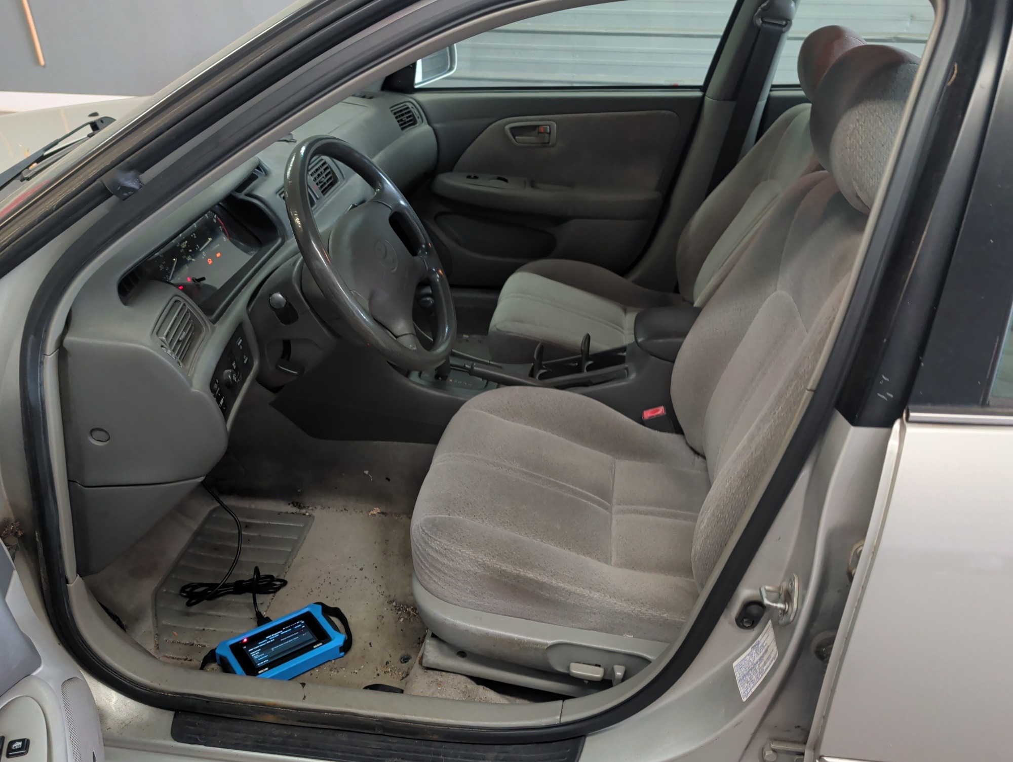 2001 toyota camry le-v6 with 106892 miles for sale near elk-river, minnesota 106458_22_driver_seat.jpg