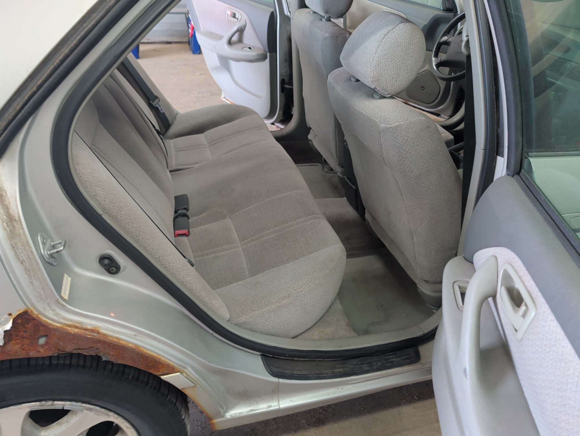 2001 toyota camry le-v6 with 106892 miles for sale near elk-river, minnesota 106458_28_pass_rear_seat.jpg